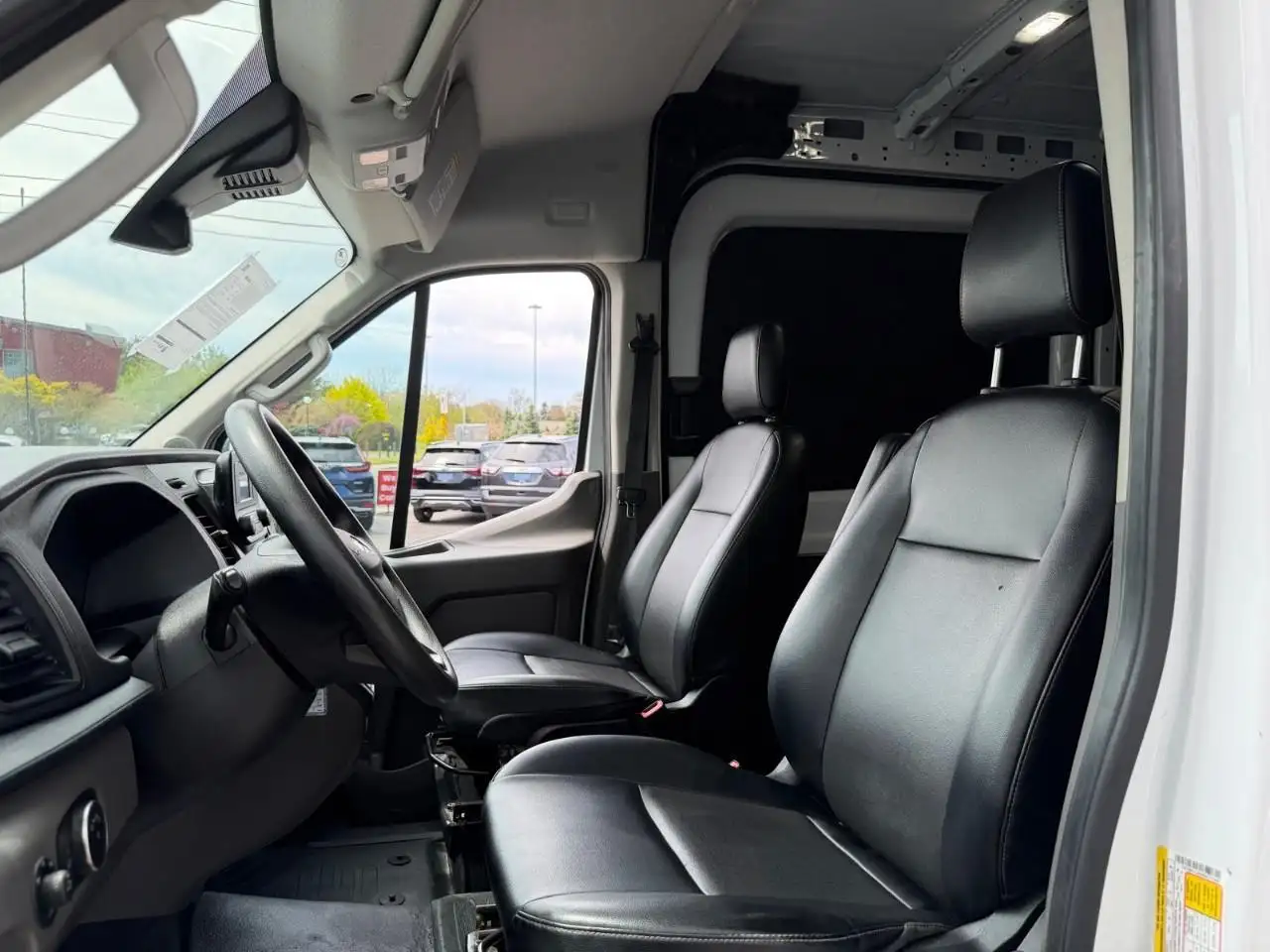 Ford Transit Cargo Van снимка Ford Transit Cargo Van