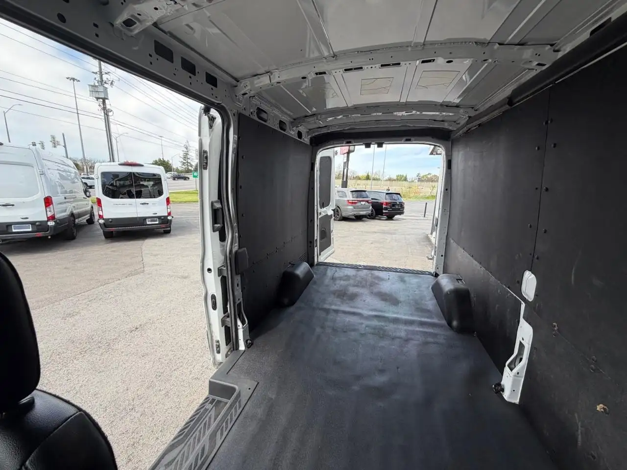 Ford Transit Cargo Van снимка Ford Transit Cargo Van