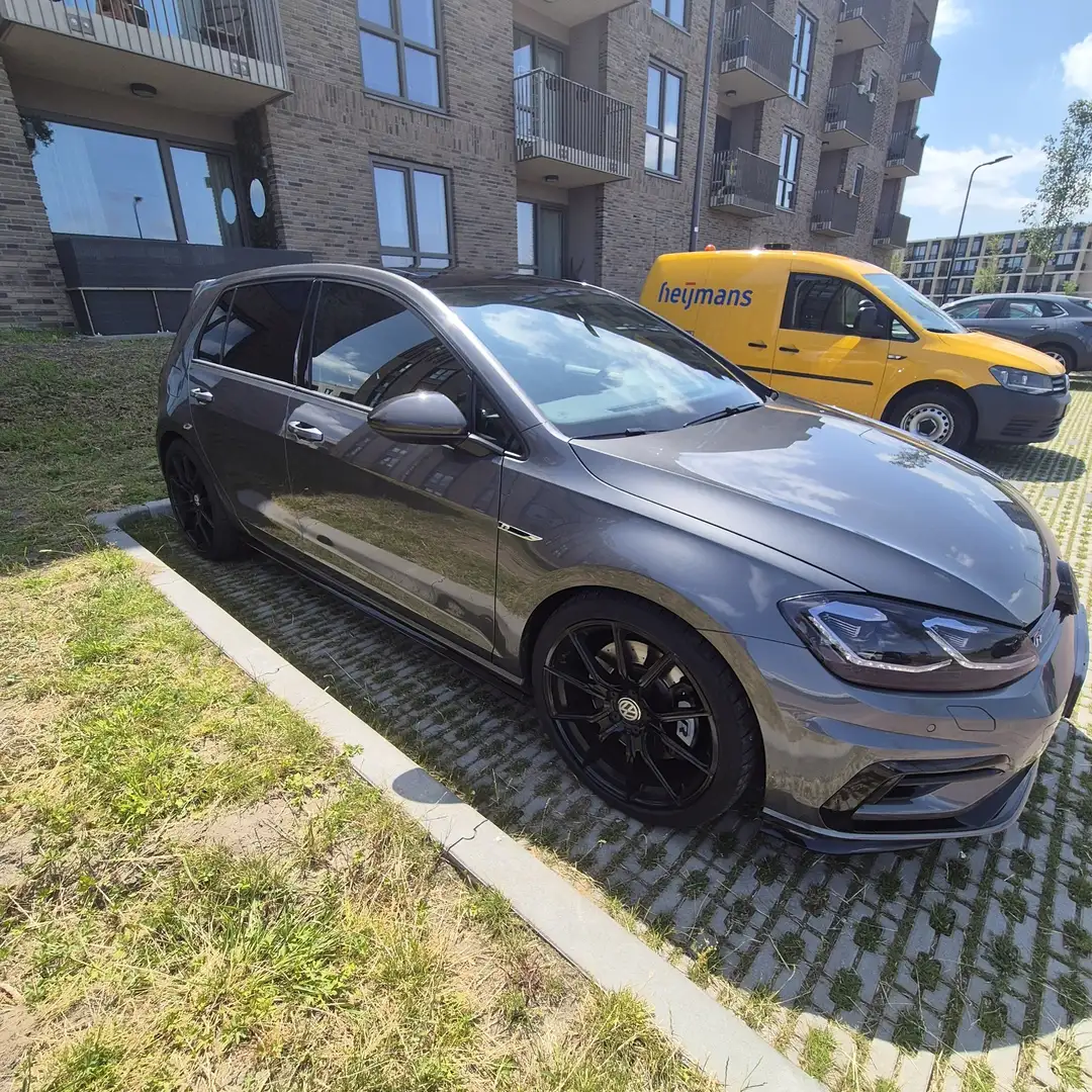 Volkswagen Golf 2.0 TSI 4Motion R Grijs - 1