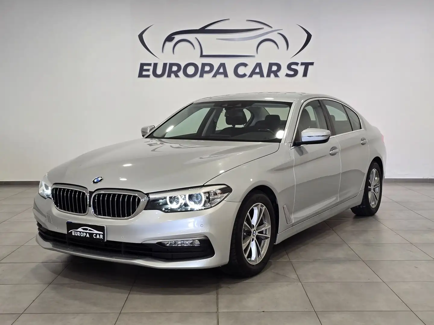 BMW 520 520d Luxury Argent - 1
