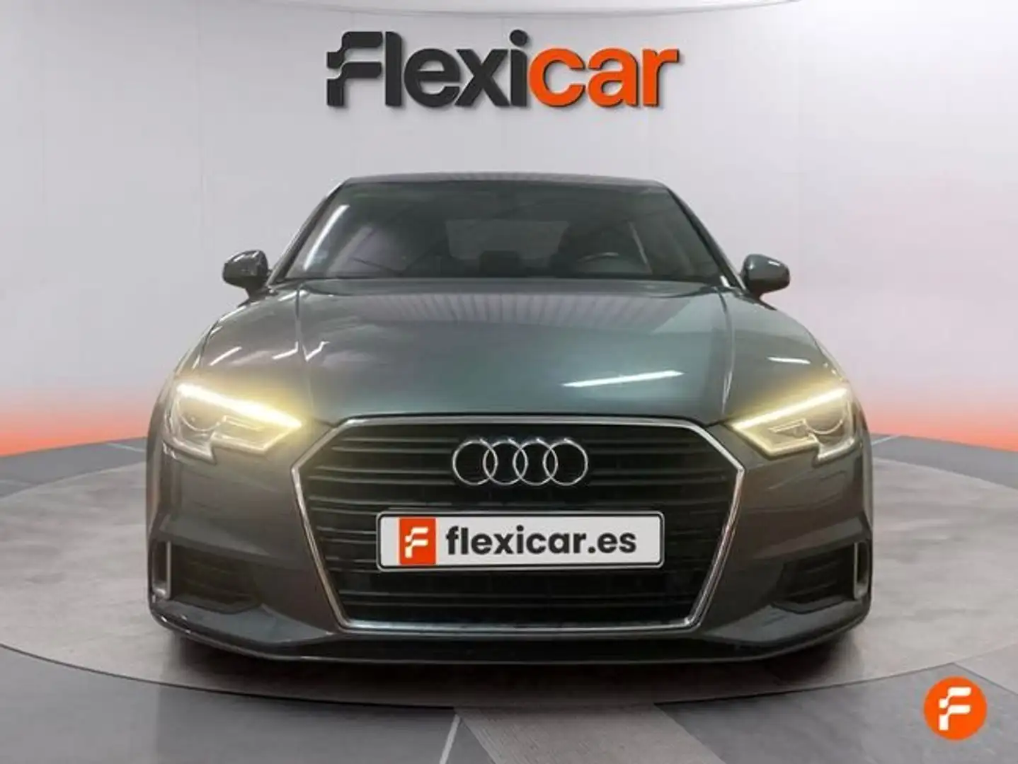 Audi A3 Sedán 1.6TDI 81kW Gris - 2