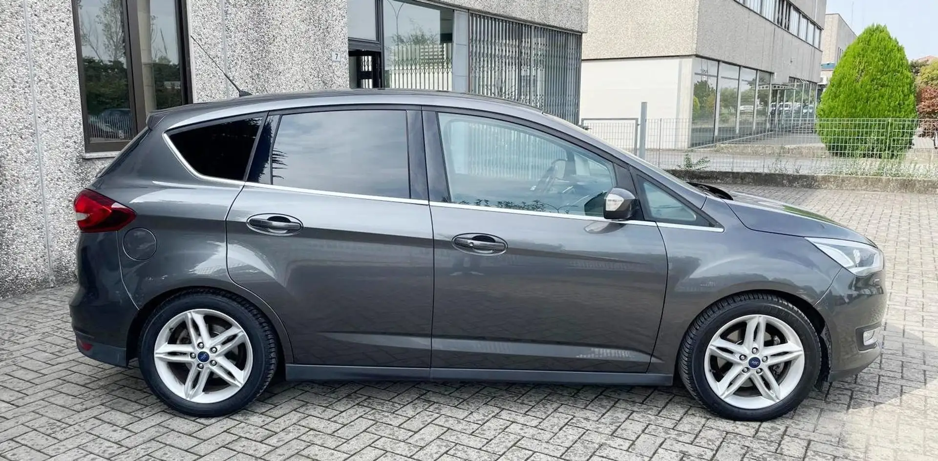 Ford C-Max III 2.0 tdci Titanium - Cronologia dei tagliandi - Grigio - 2