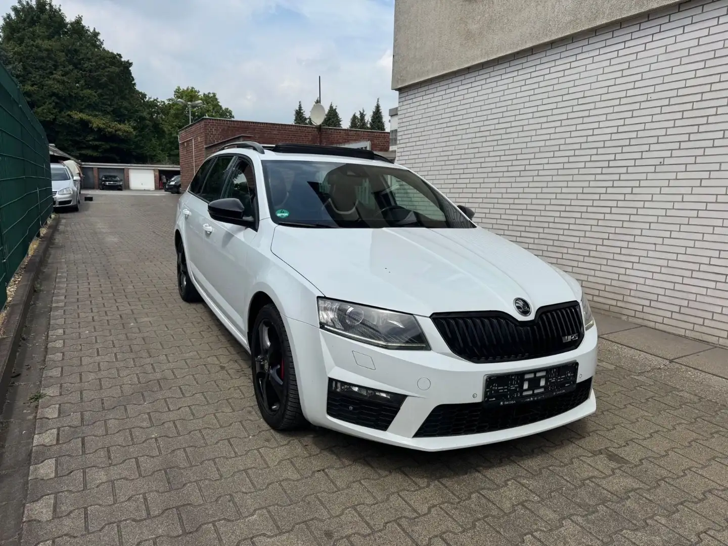 Skoda Octavia Combi RS TÜV NEU*PANORAMA DACH Weiß - 1
