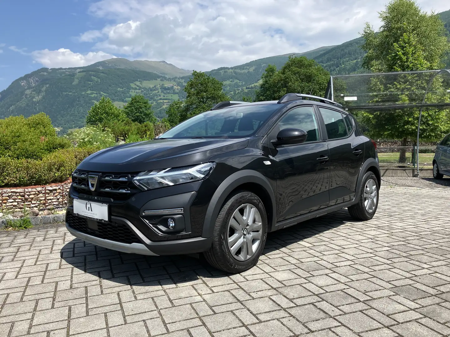 Dacia Sandero Stepway Comfort TCe 90 Schwarz - 1