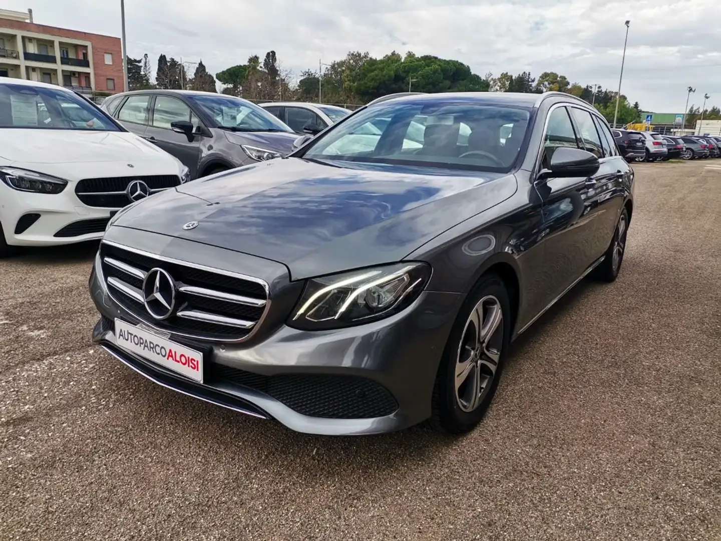 Mercedes-Benz E 200 d S.W. Automatica Sport SOLO 69000KM Gris - 1