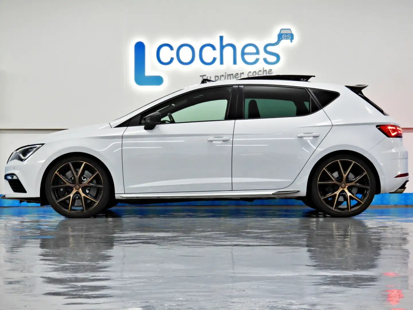 SEAT Leon 2.0 TSI S&S Cupra Carbon DSG7 290 Blanc - 2