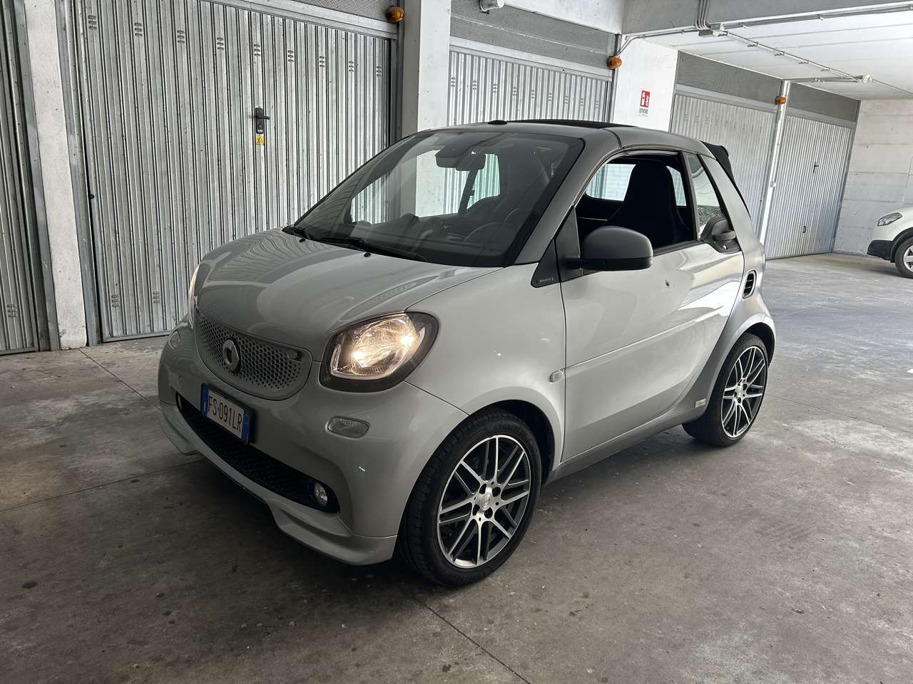 smart forTwo Cabrio 0.9 t Brabus Xclusive 109cv twinamic Finanz