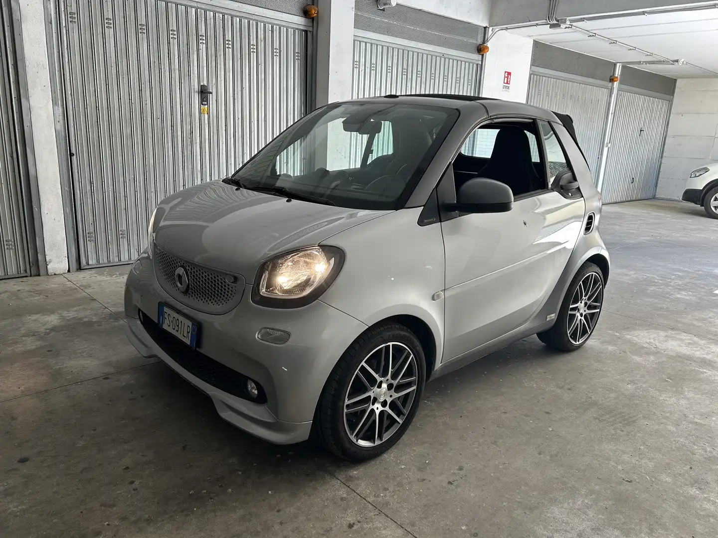 smart forTwo Cabrio 0.9 t Brabus Xclusive 109cv twinamic Finanz - 1