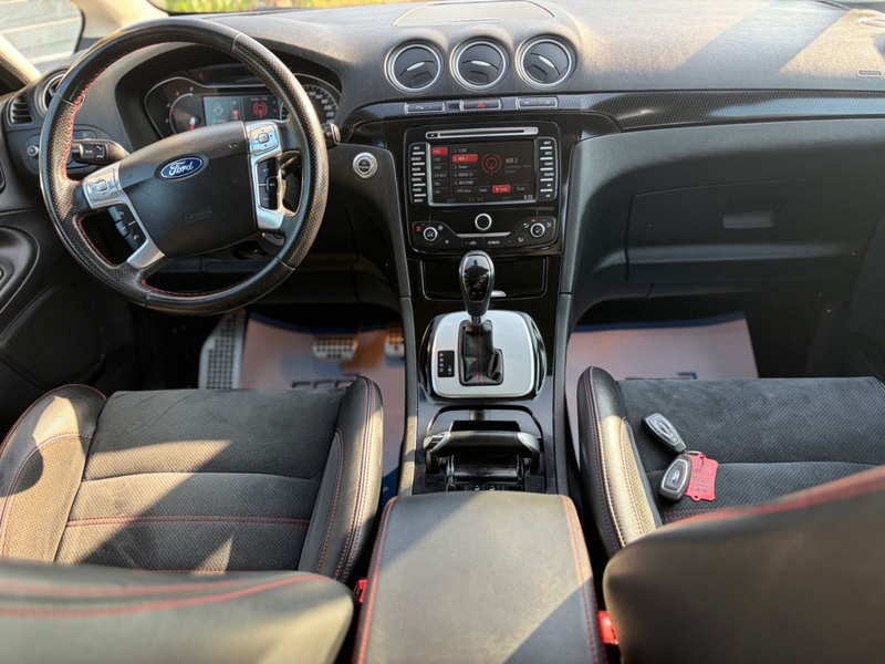 Ford S-Max S-MAX Titanium S — photo 13