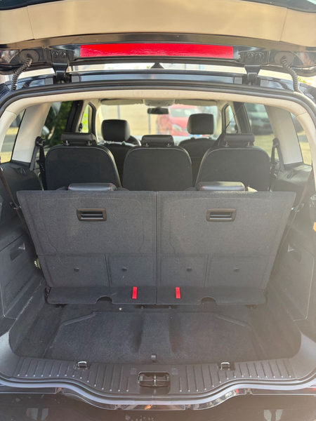 Ford S-Max S-MAX Titanium S — photo 10