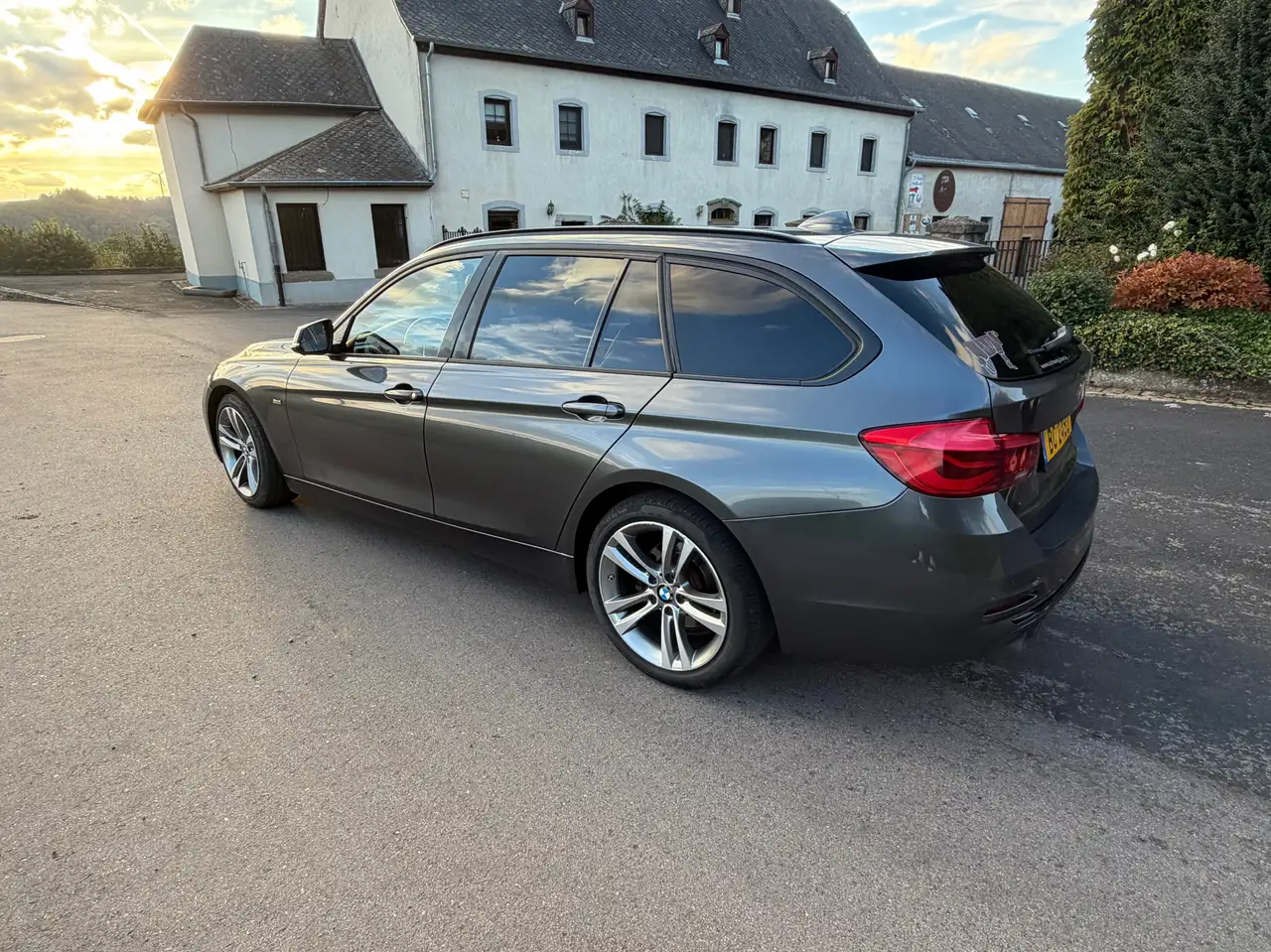 BMW 320