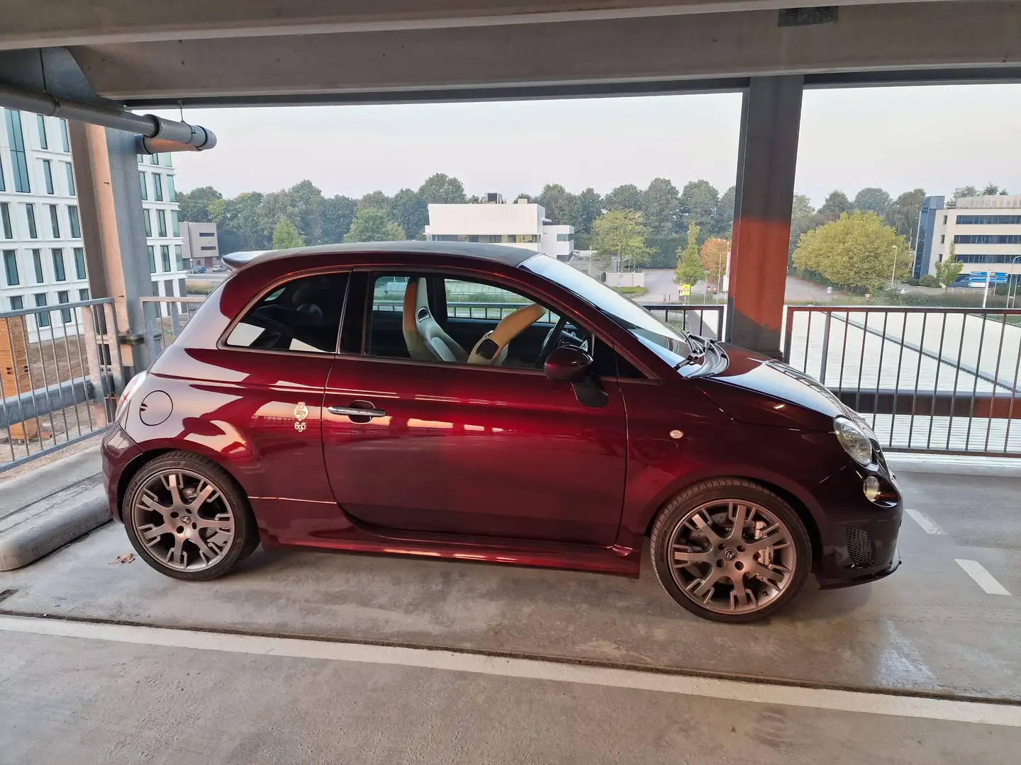 Abarth 695C Edizione Maserati #350/499 ALL accessories included: indoor cover, limited edition Travel bag, TomTom, maint. kit Violett - 2