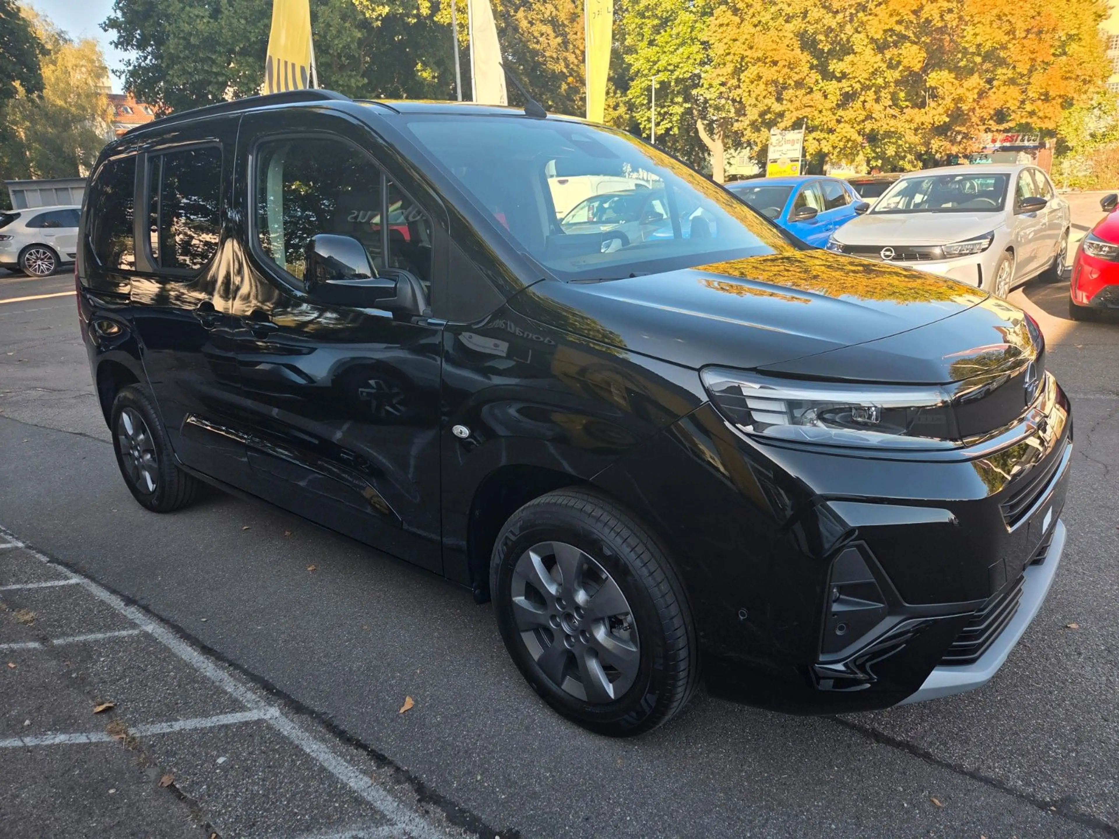 Opel Combo Life 1.5D AT8 GS Navi Sitzhzg Kamera — photo 2