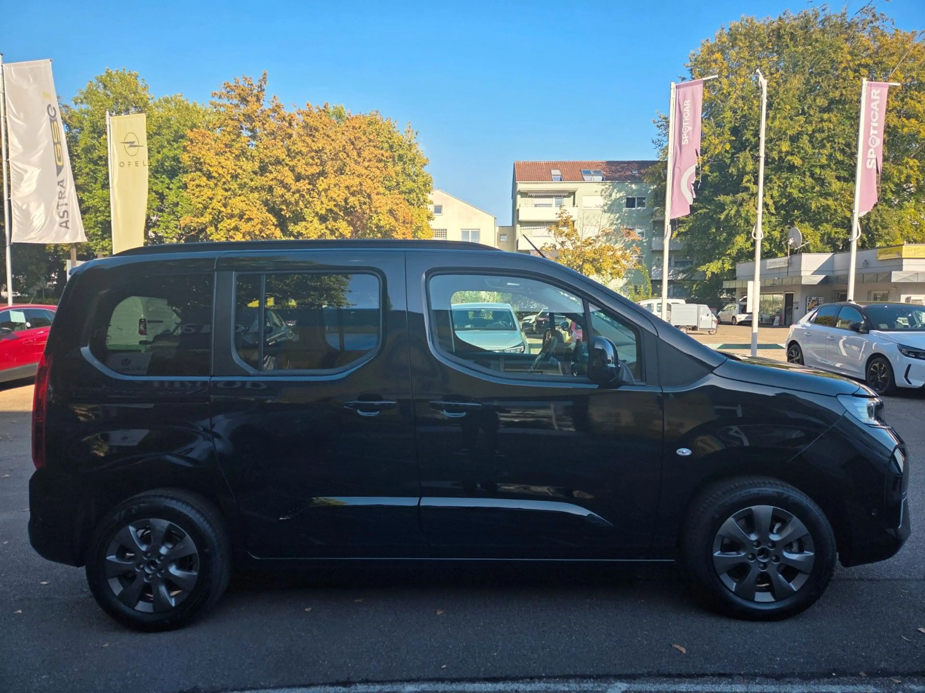 Opel Combo Life 1.5D AT8 GS Navi Sitzhzg Kamera — photo 3