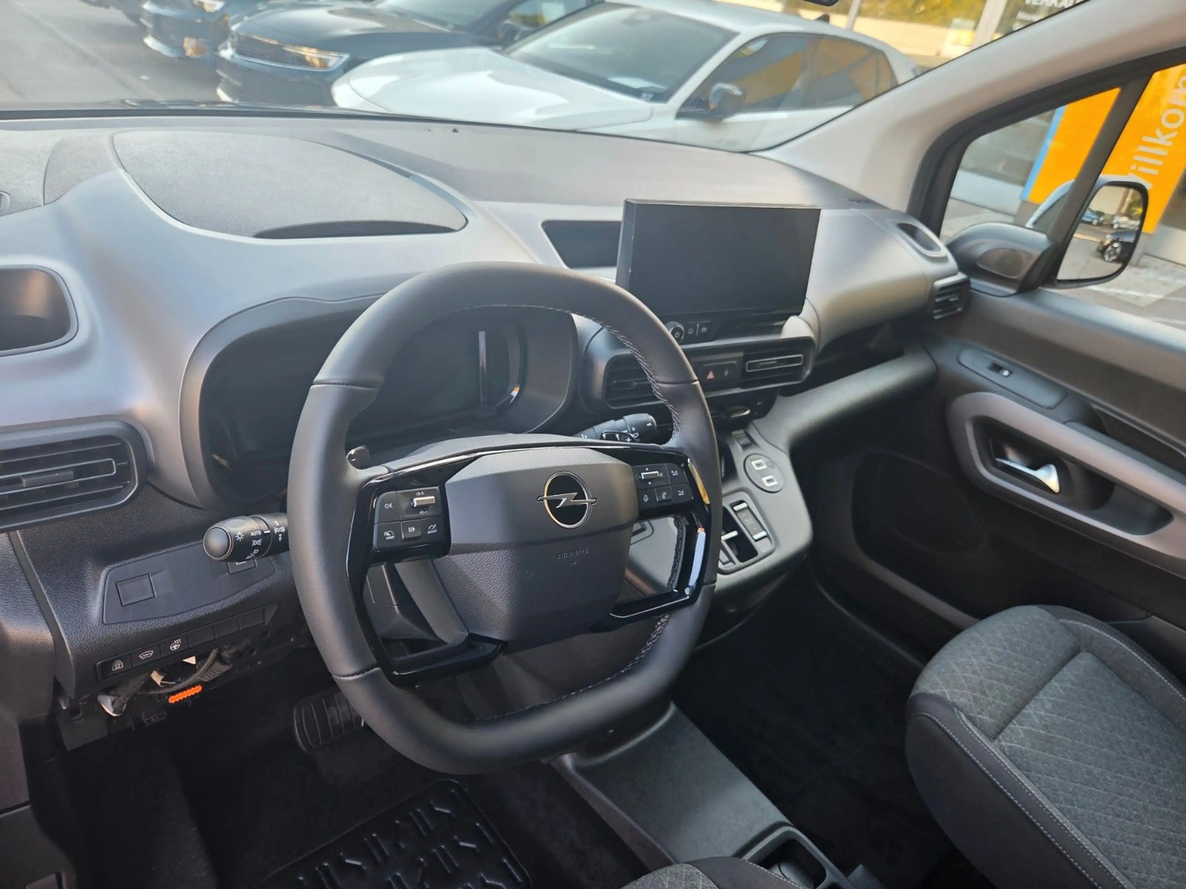 Opel Combo Life 1.5D AT8 GS Navi Sitzhzg Kamera — photo 8