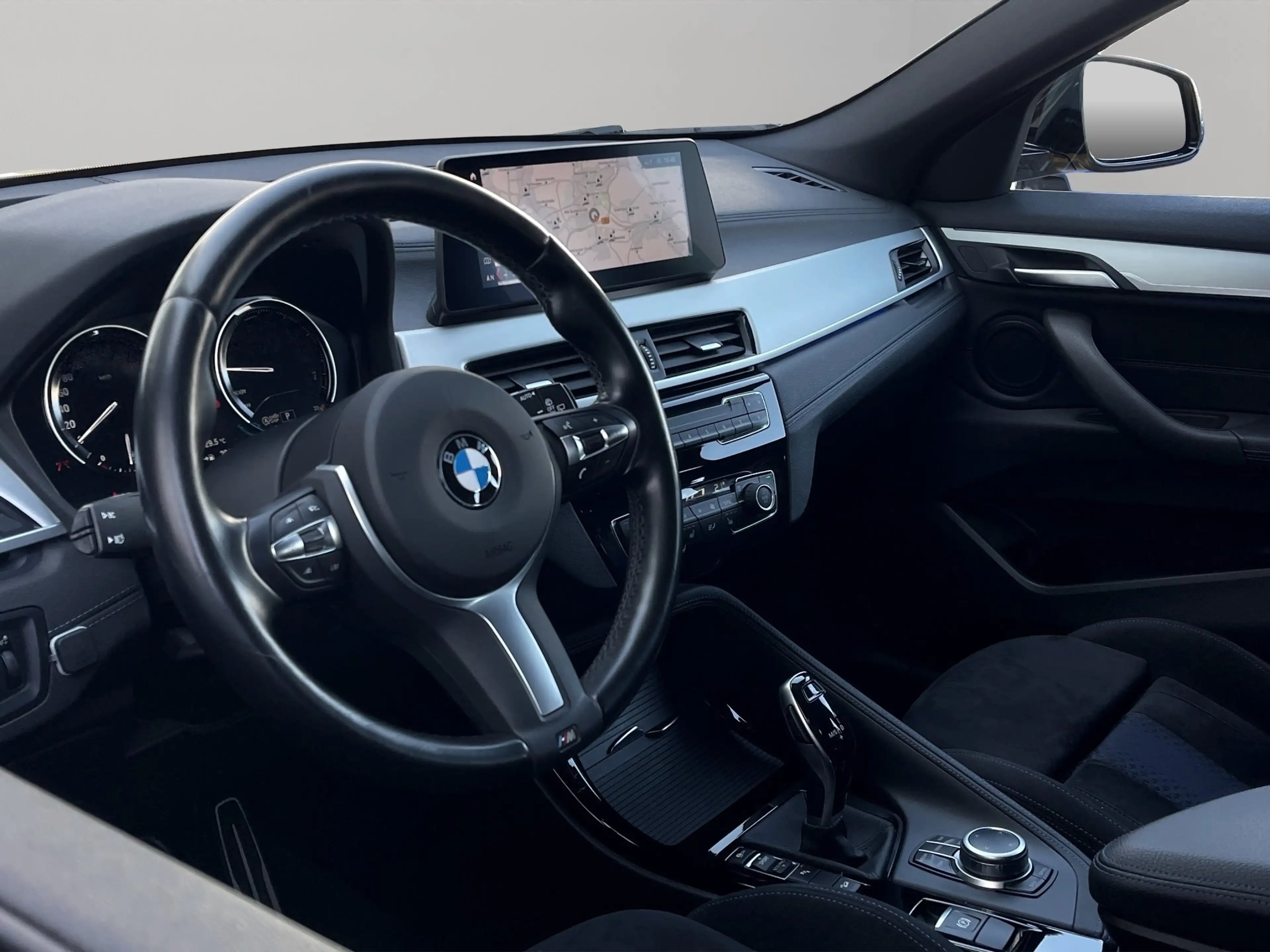 BMW X2 xDrive20i — photo 7