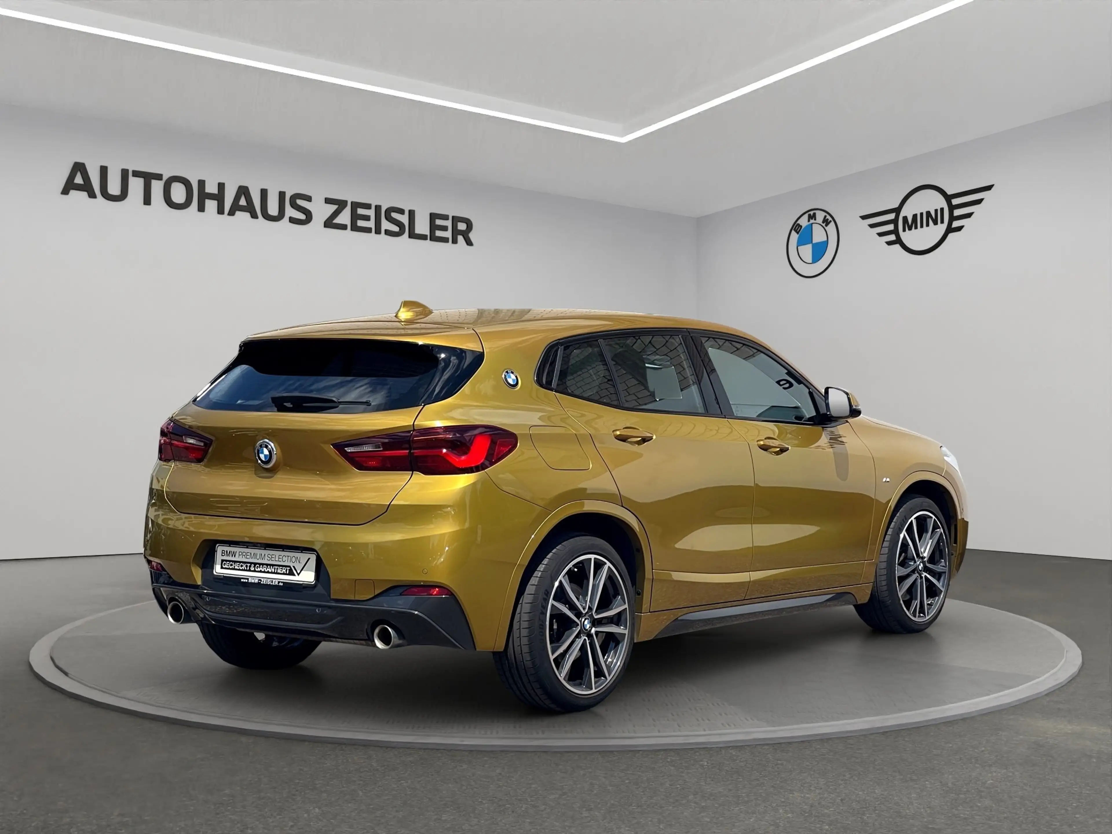 BMW X2 xDrive20i — photo 2