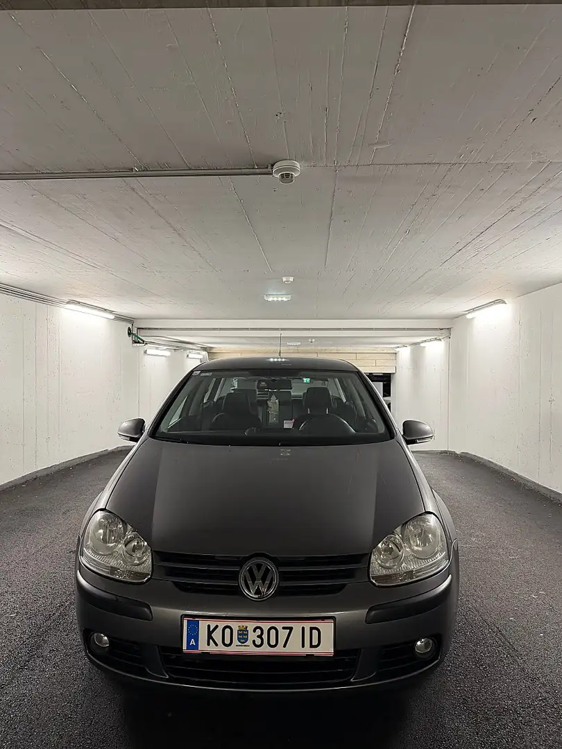 Volkswagen Golf Comfortline 2,0 TDI DPF DSG Grau - 2