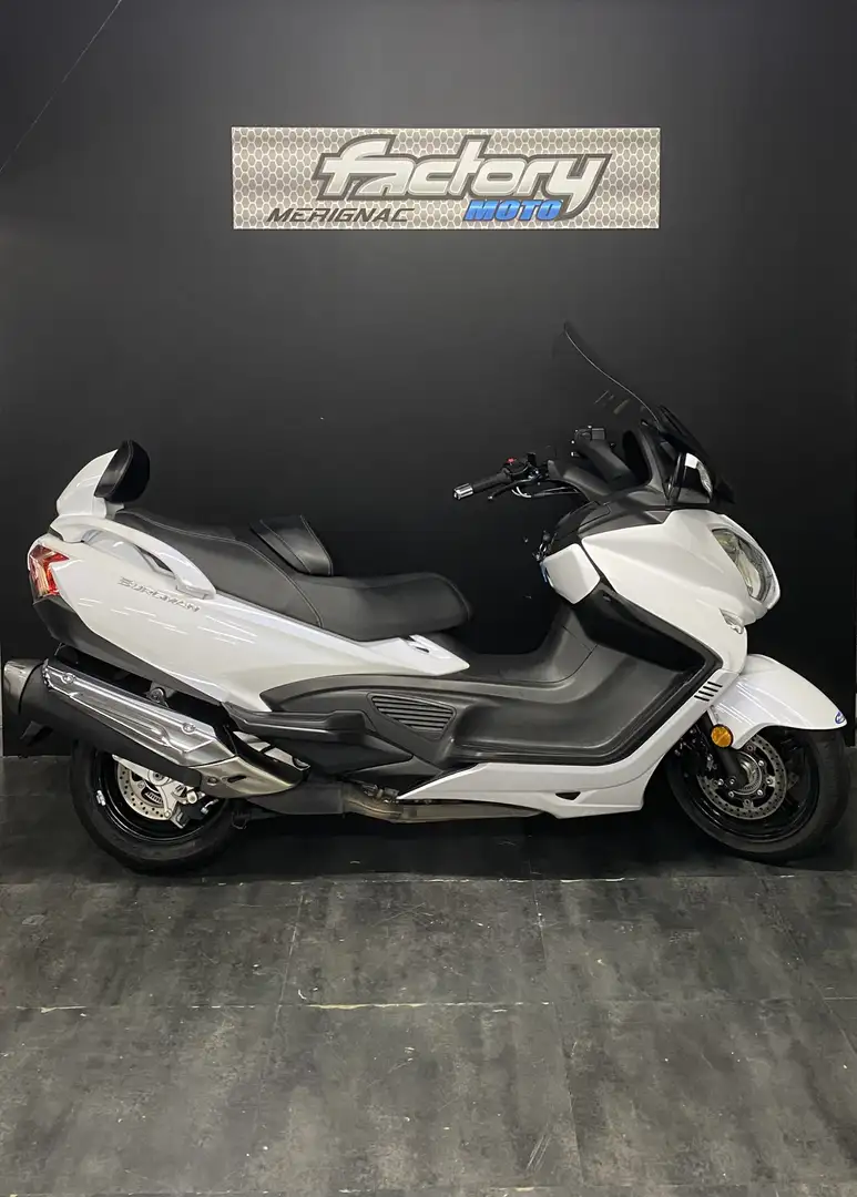 Suzuki Burgman 650 White - 1