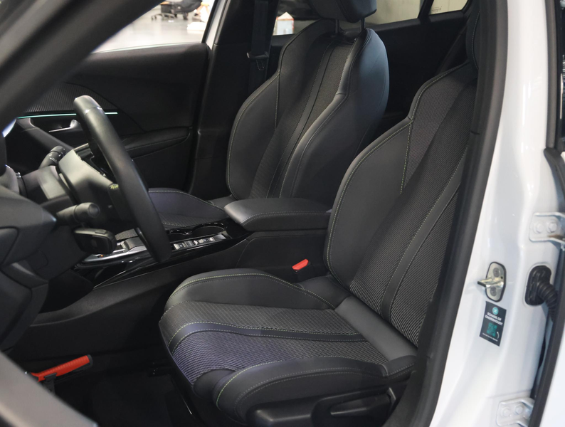 Peugeot e-2008 EV GT Avantage 54 kWh 156PK | 1ste eigenaar | Appl — photo 12