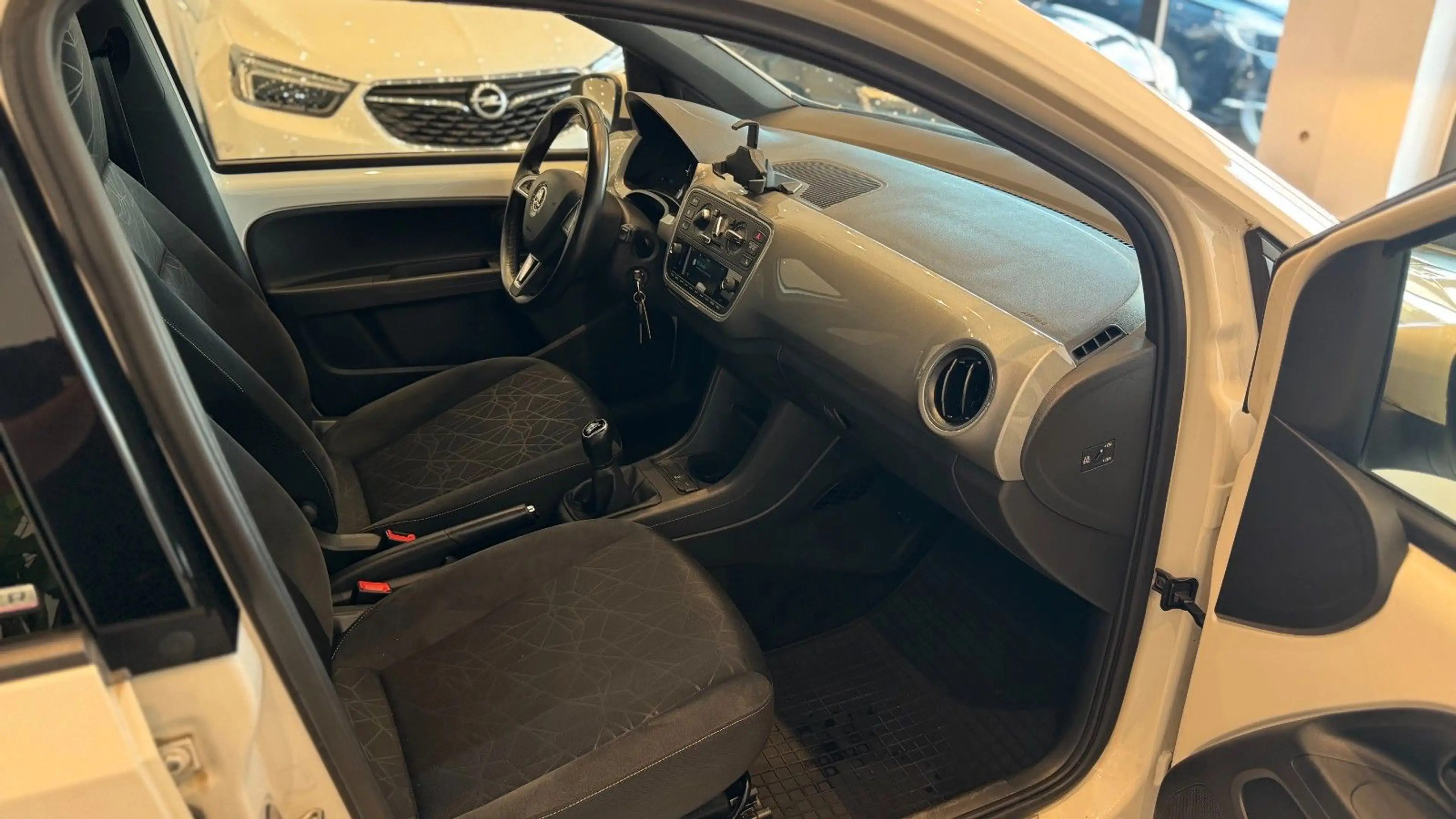 Skoda Citigo Clever 5trg. Alufelgen Bluetooth PDC — photo 15
