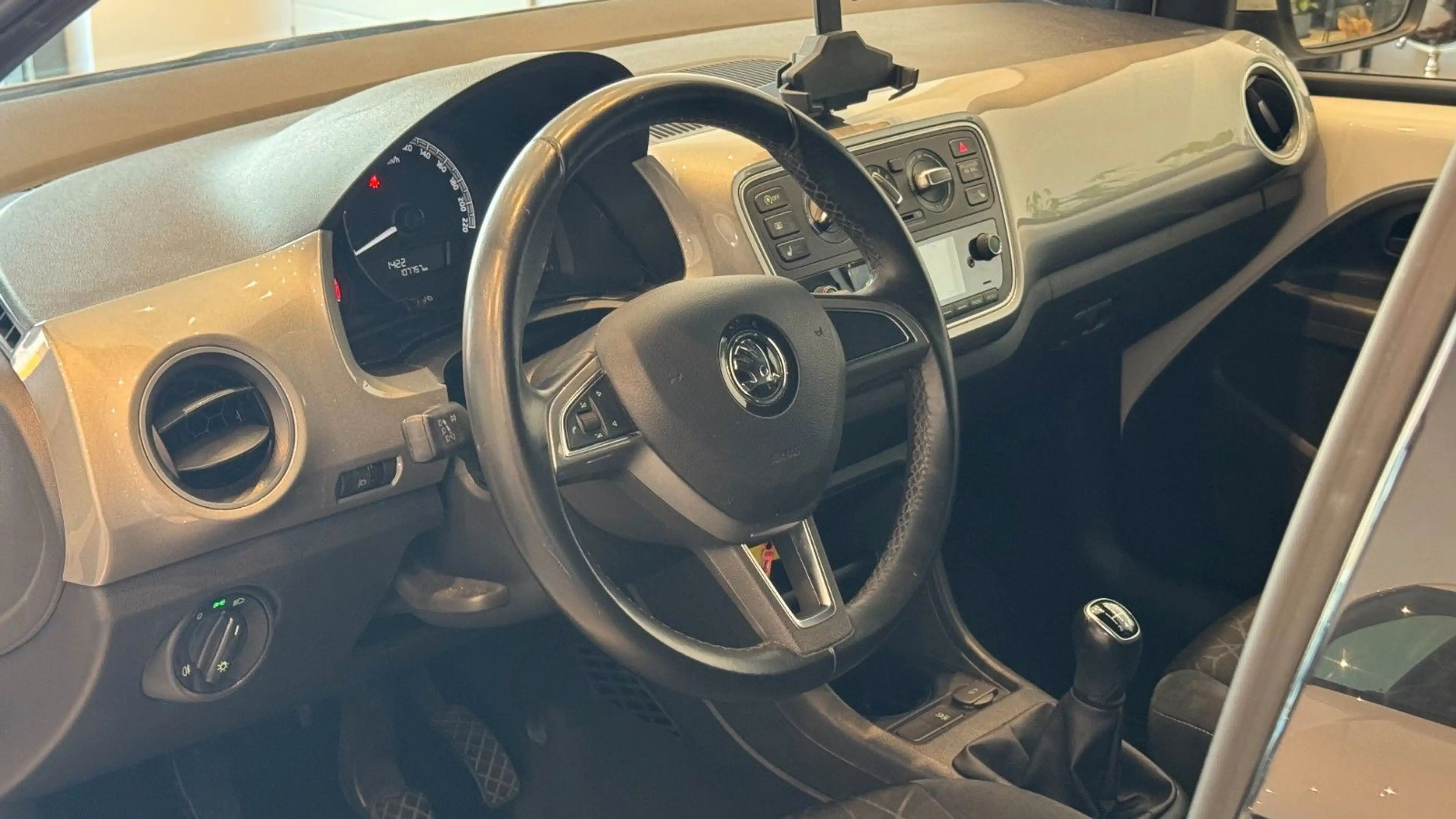 Skoda Citigo Clever 5trg. Alufelgen Bluetooth PDC — photo 5