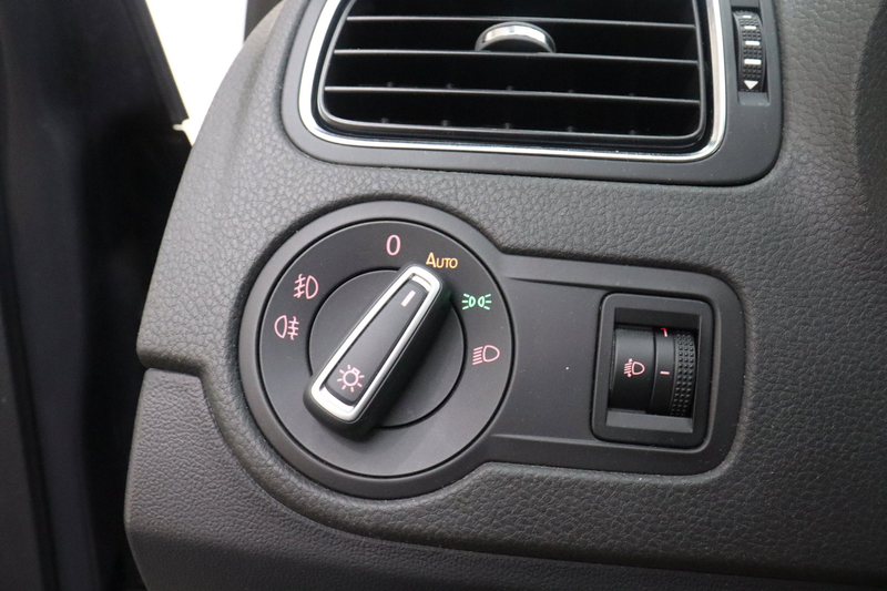Volkswagen Polo 1.2 TSI Highline DSG — photo 19