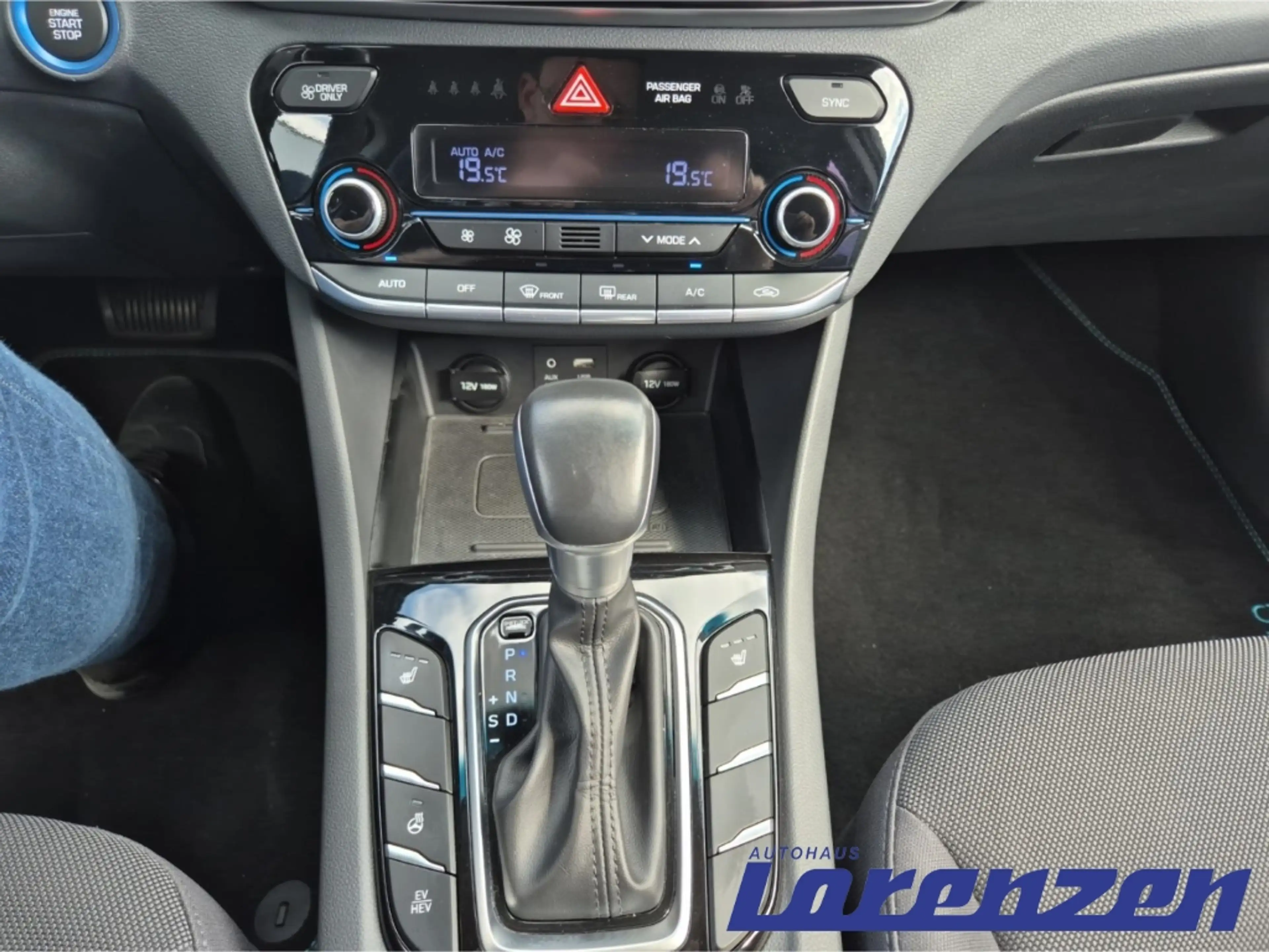 Hyundai IONIQ Plug-In 1.6 Hybrid Style Navi Soundsystem Bi-Xenon — photo 12