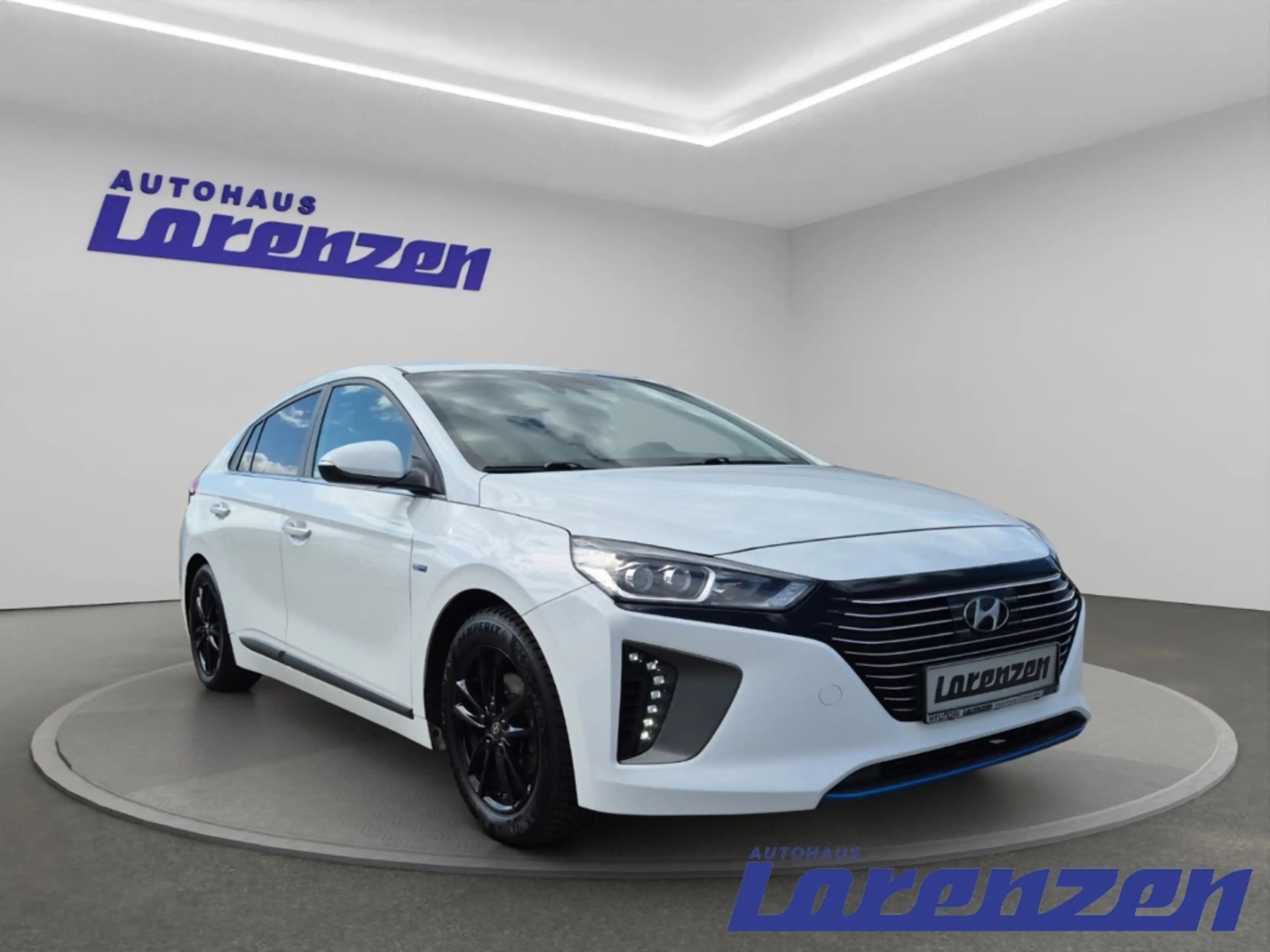 Hyundai IONIQ Plug-In 1.6 Hybrid Style Navi Soundsystem Bi-Xenon — photo 3
