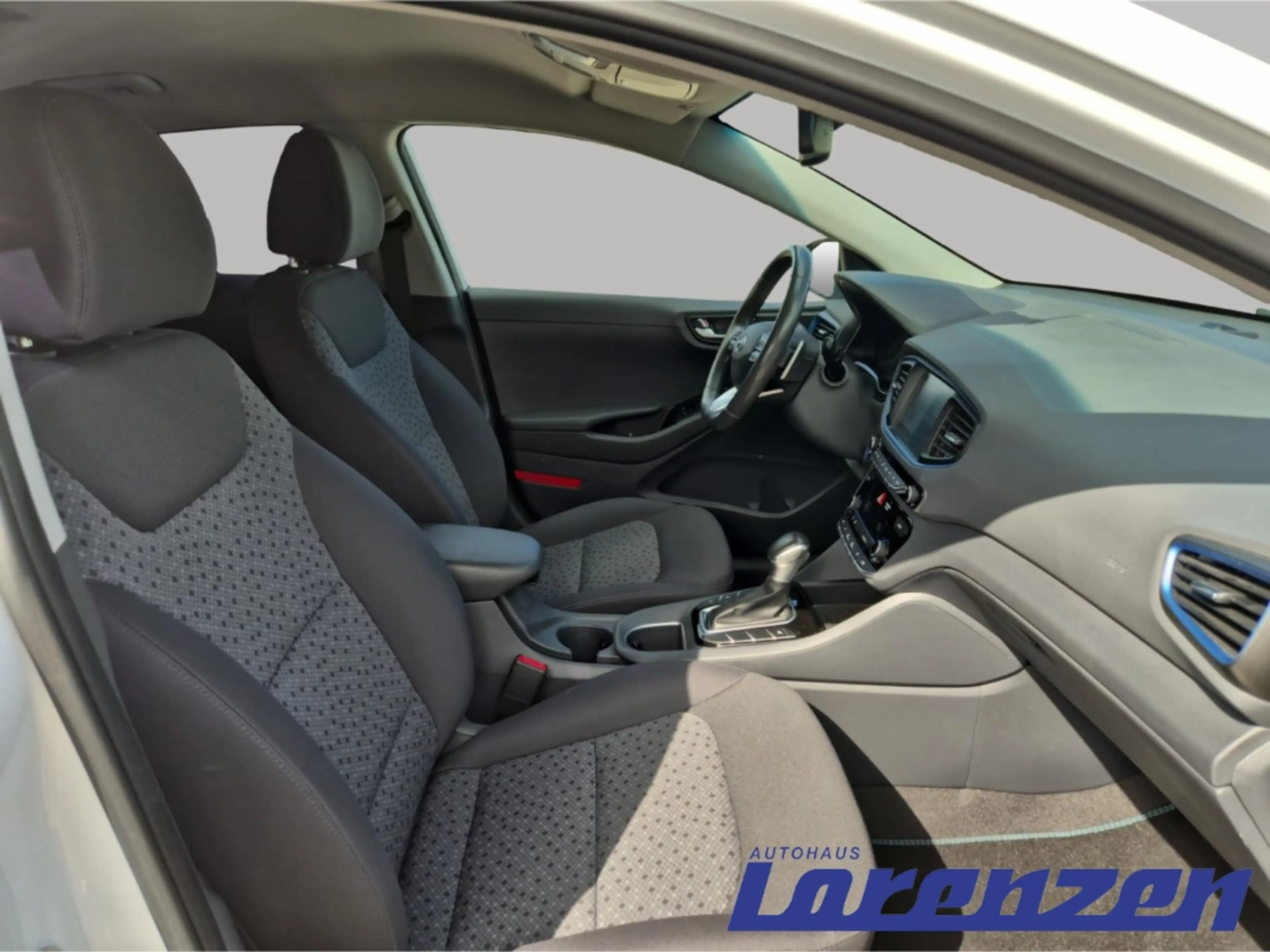 Hyundai IONIQ Plug-In 1.6 Hybrid Style Navi Soundsystem Bi-Xenon — photo 8