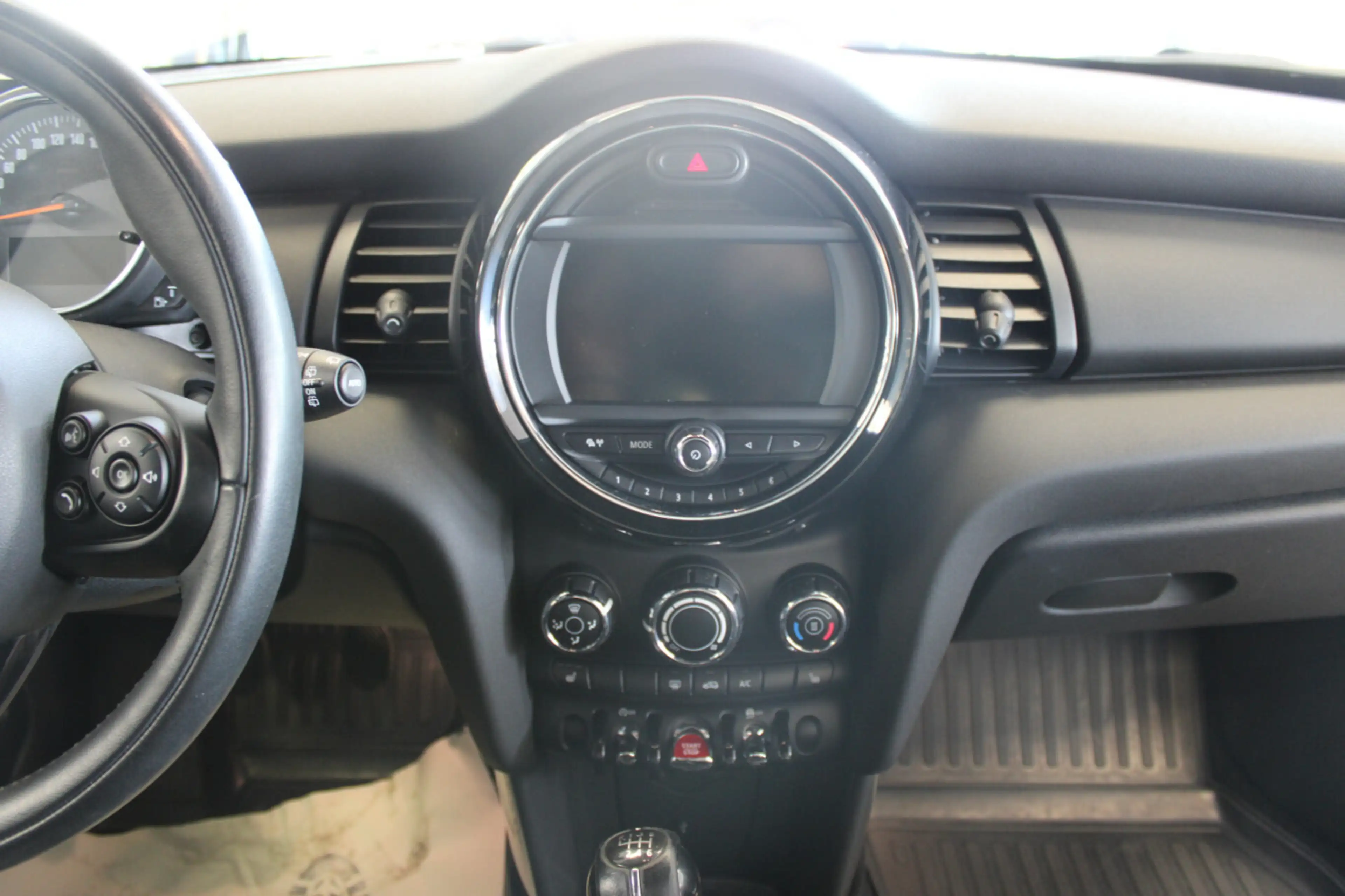 MINI One - LED - SHZ - PDC - — photo 11