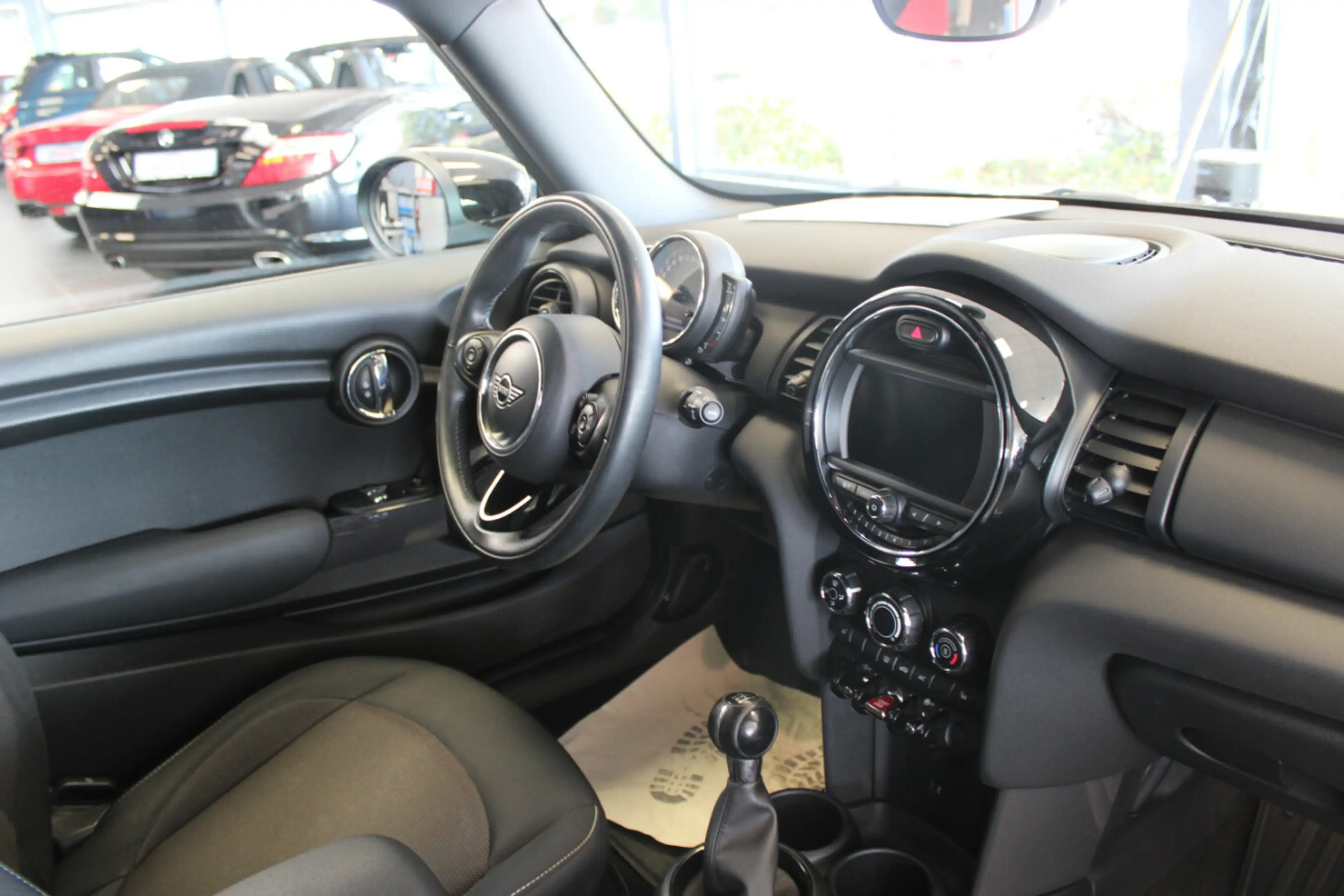 MINI One - LED - SHZ - PDC - — photo 9