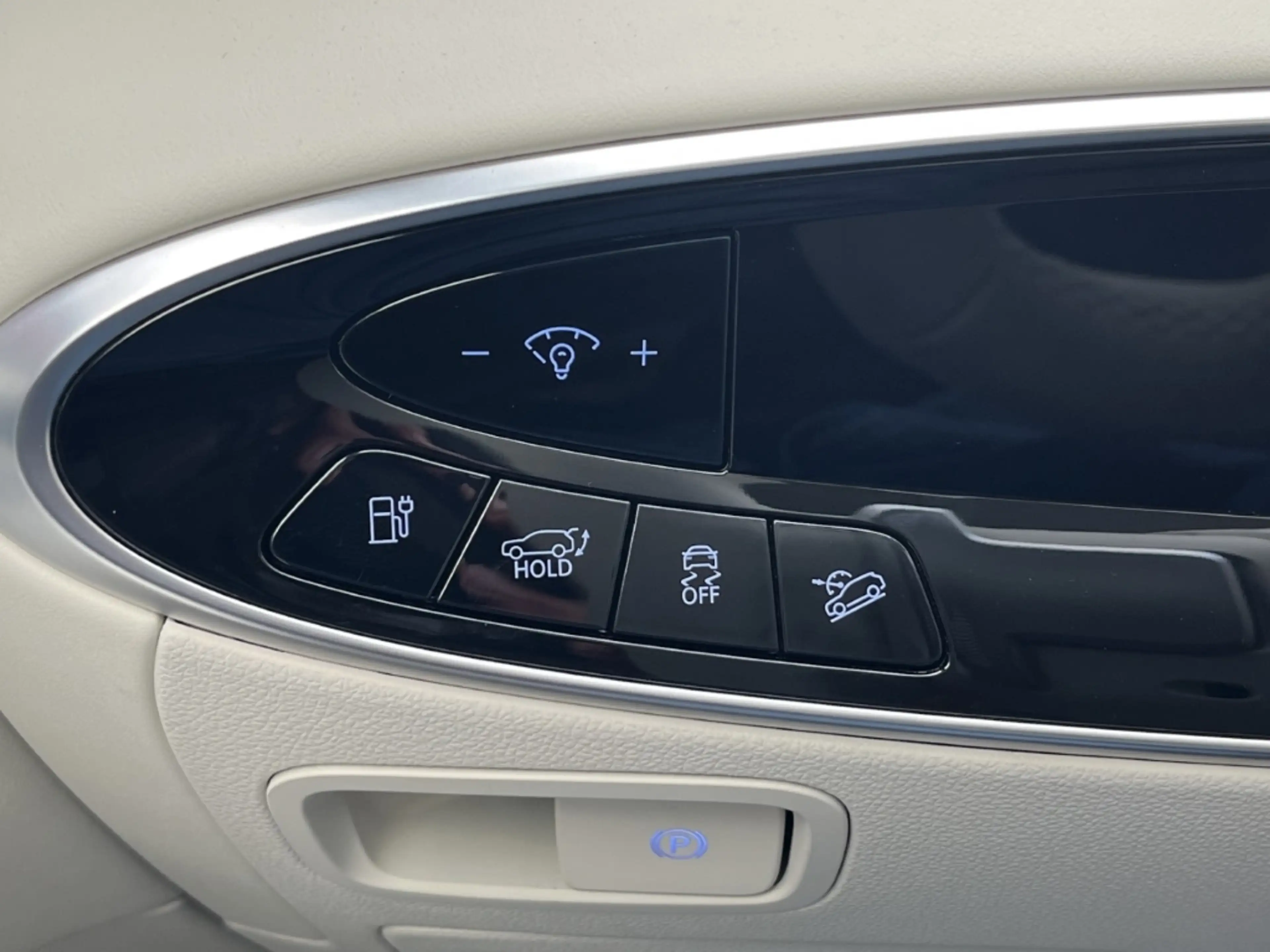 Genesis GV70 SPORT 84kwh *LEDER*PANORAMA*LED*CAM*CARPLAY* — photo 14