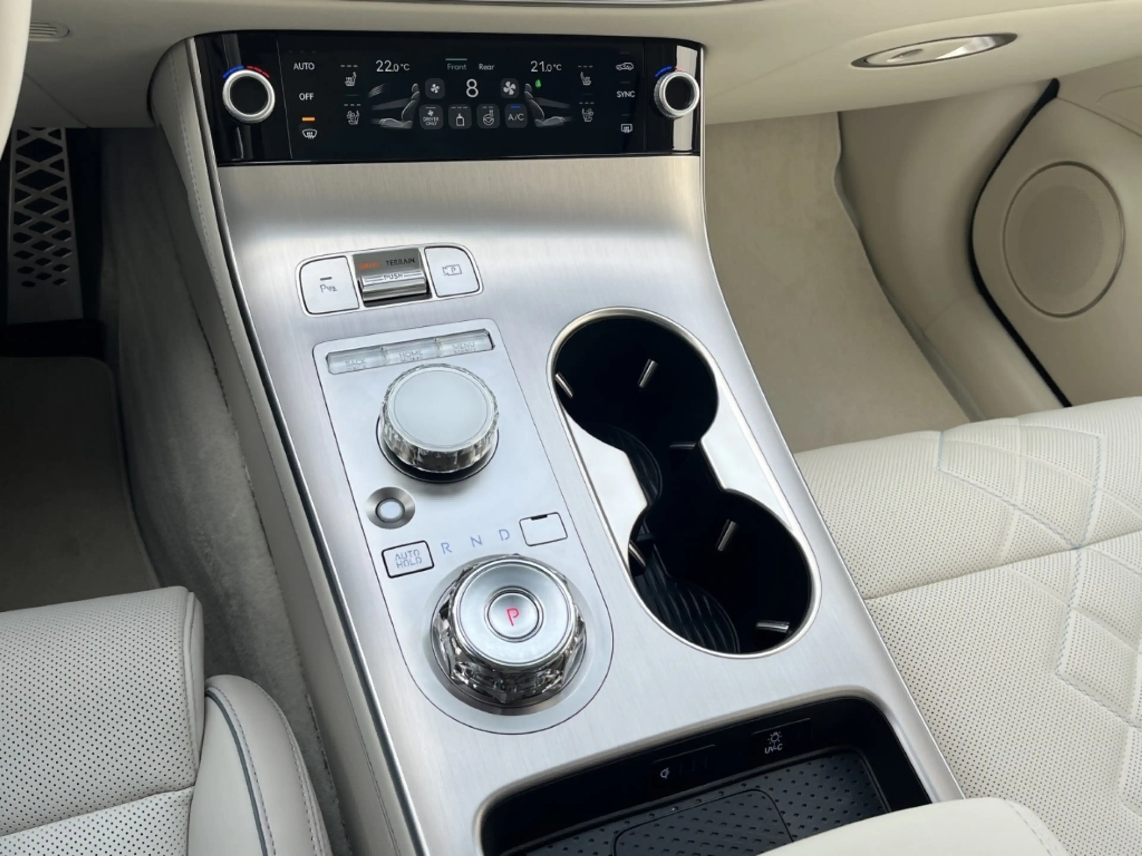 Genesis GV70 SPORT 84kwh *LEDER*PANORAMA*LED*CAM*CARPLAY* — photo 18
