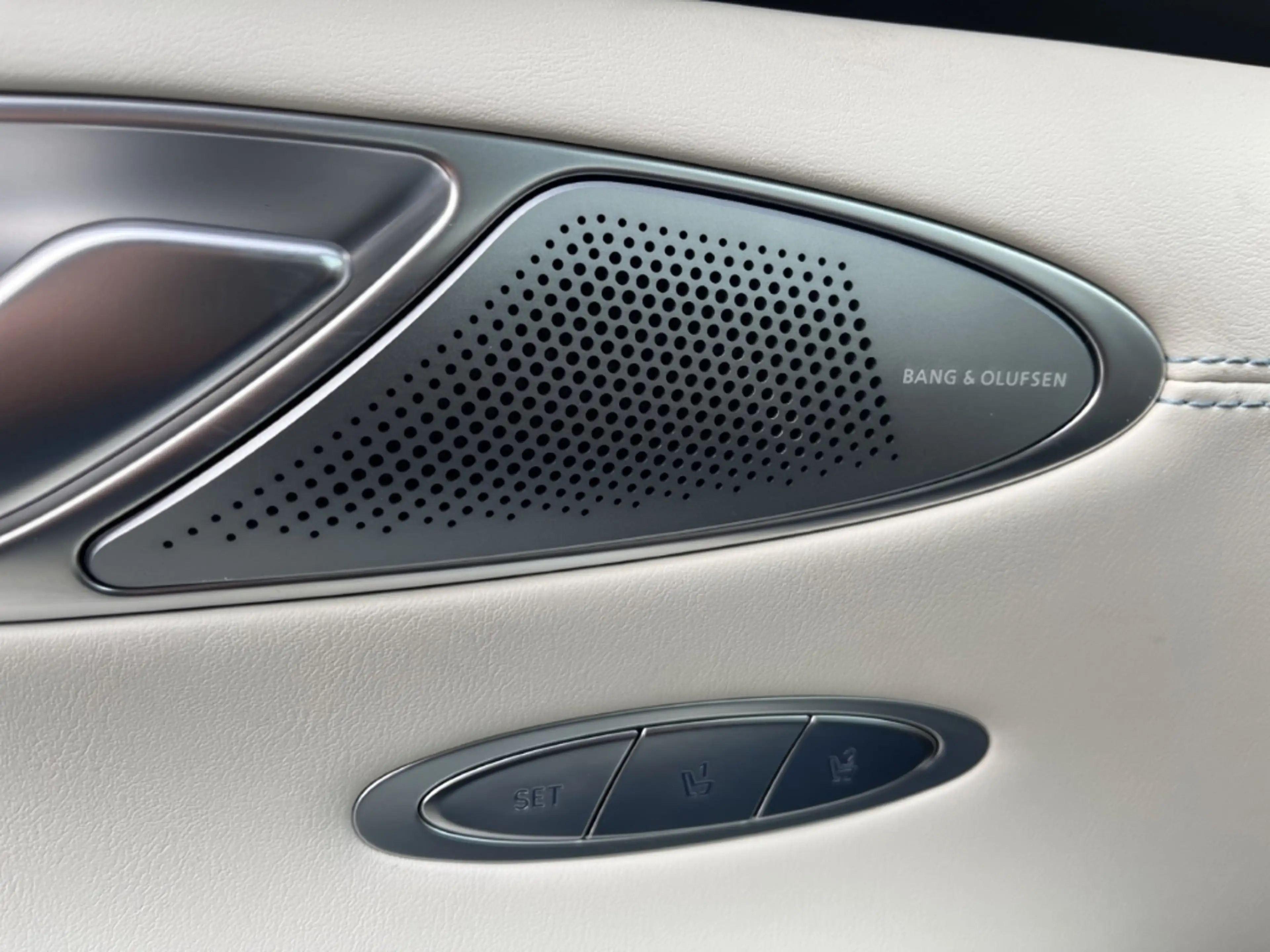 Genesis GV70 SPORT 84kwh *LEDER*PANORAMA*LED*CAM*CARPLAY* — photo 21