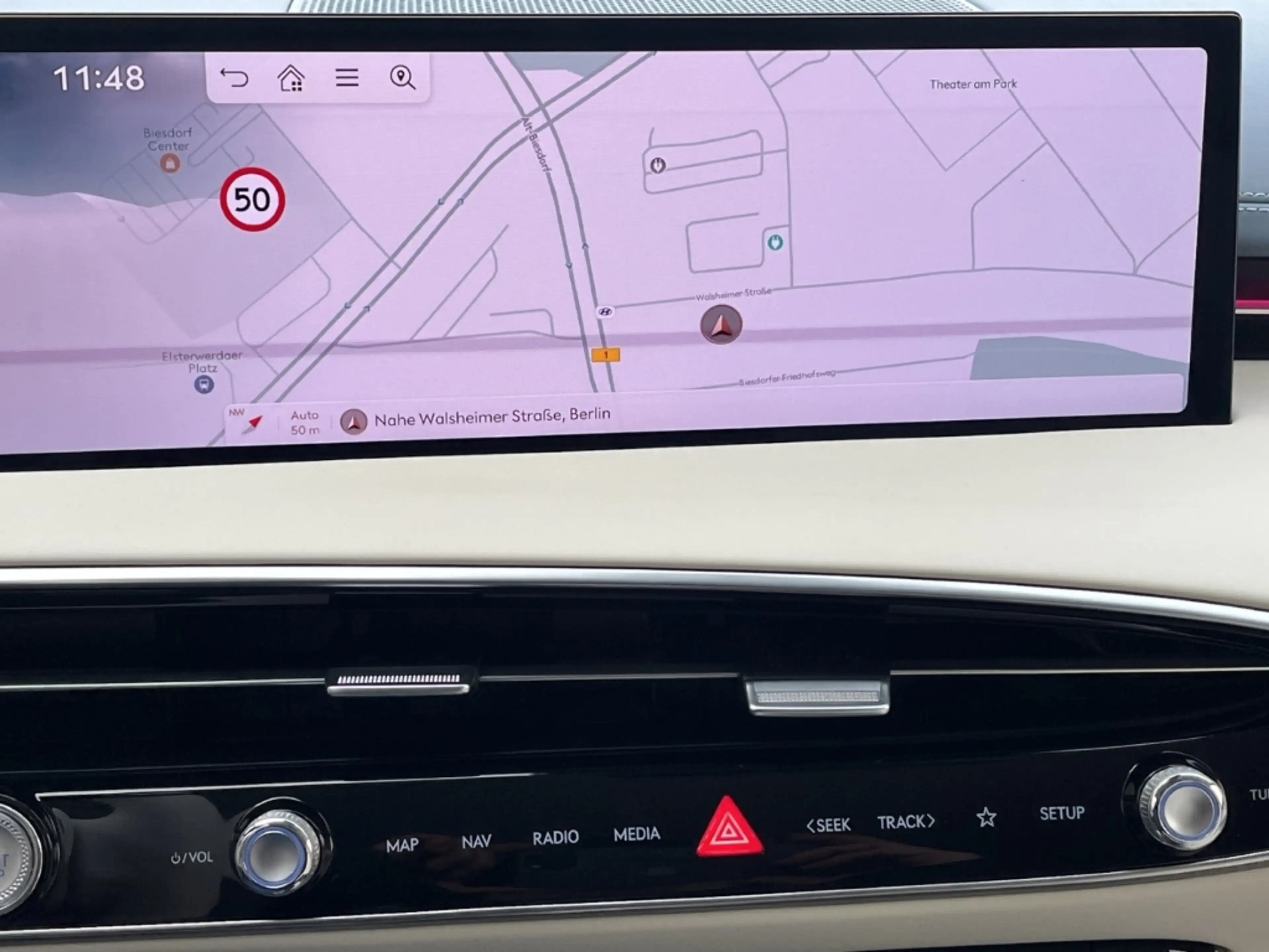 Genesis GV70 SPORT 84kwh *LEDER*PANORAMA*LED*CAM*CARPLAY* — photo 19