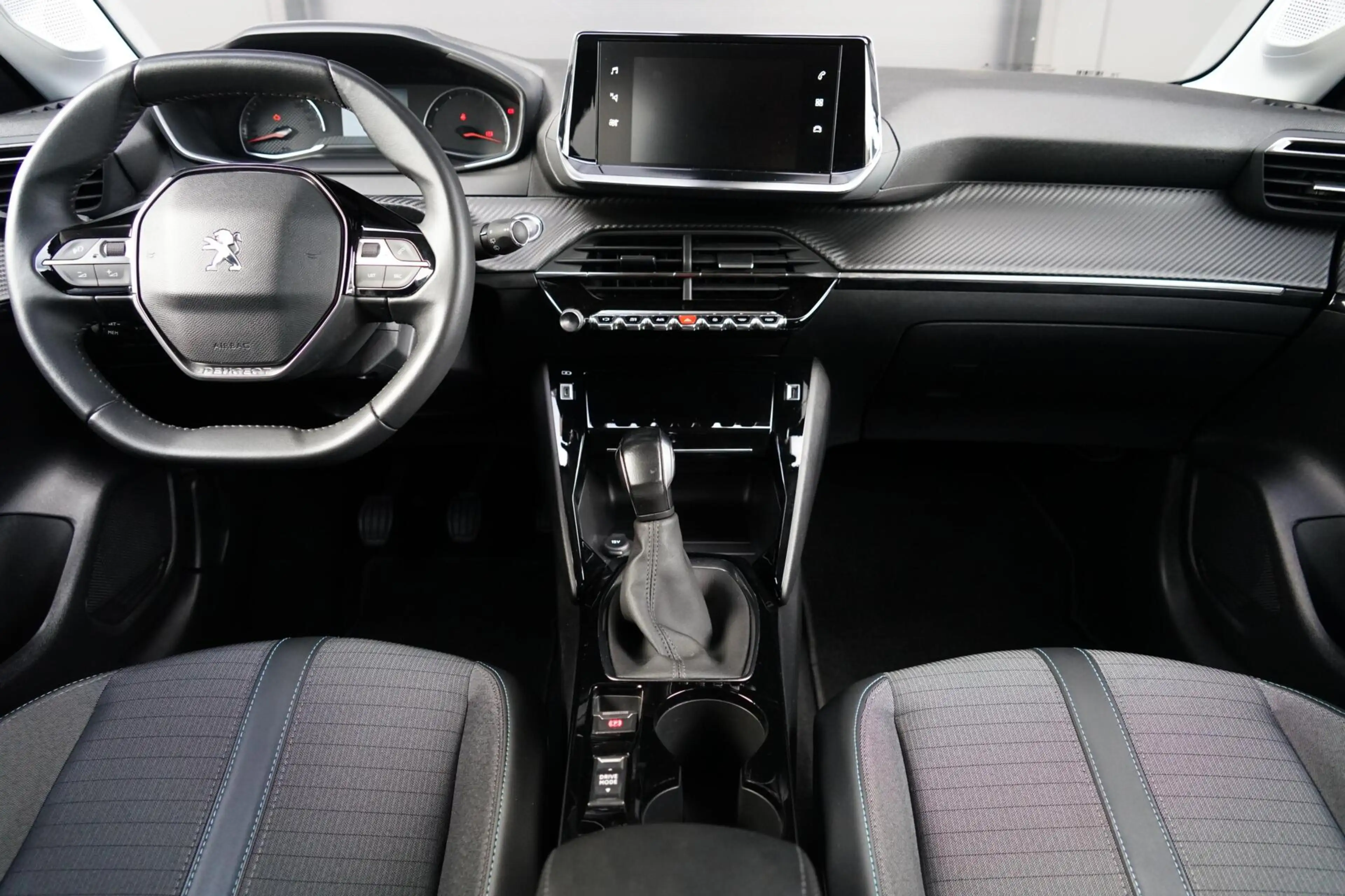 Peugeot 208 1.2 PureTech Allure, NL, LED, CarPlay, clima, cam. — photo 4