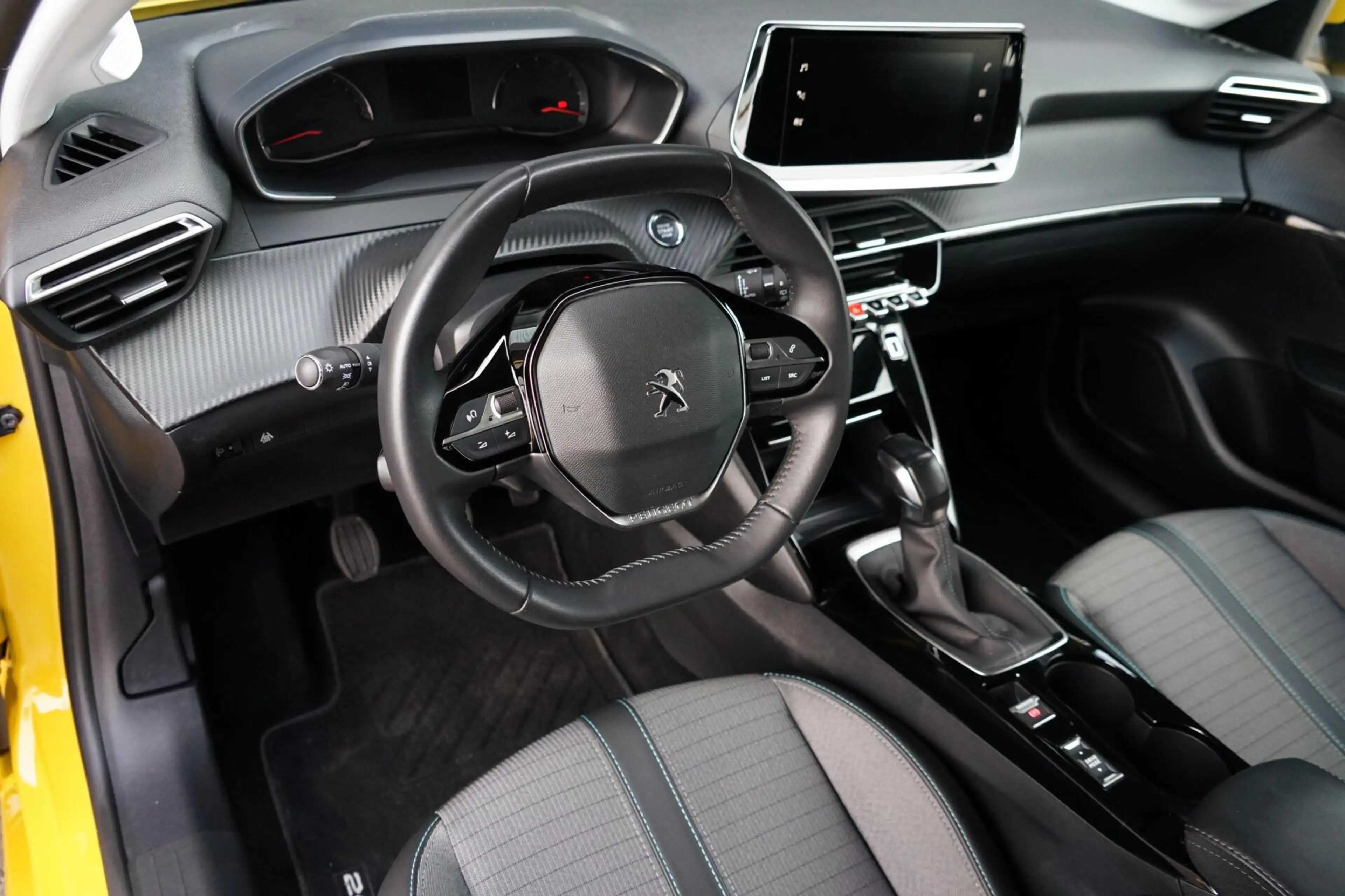 Peugeot 208 1.2 PureTech Allure, NL, LED, CarPlay, clima, cam. — photo 17
