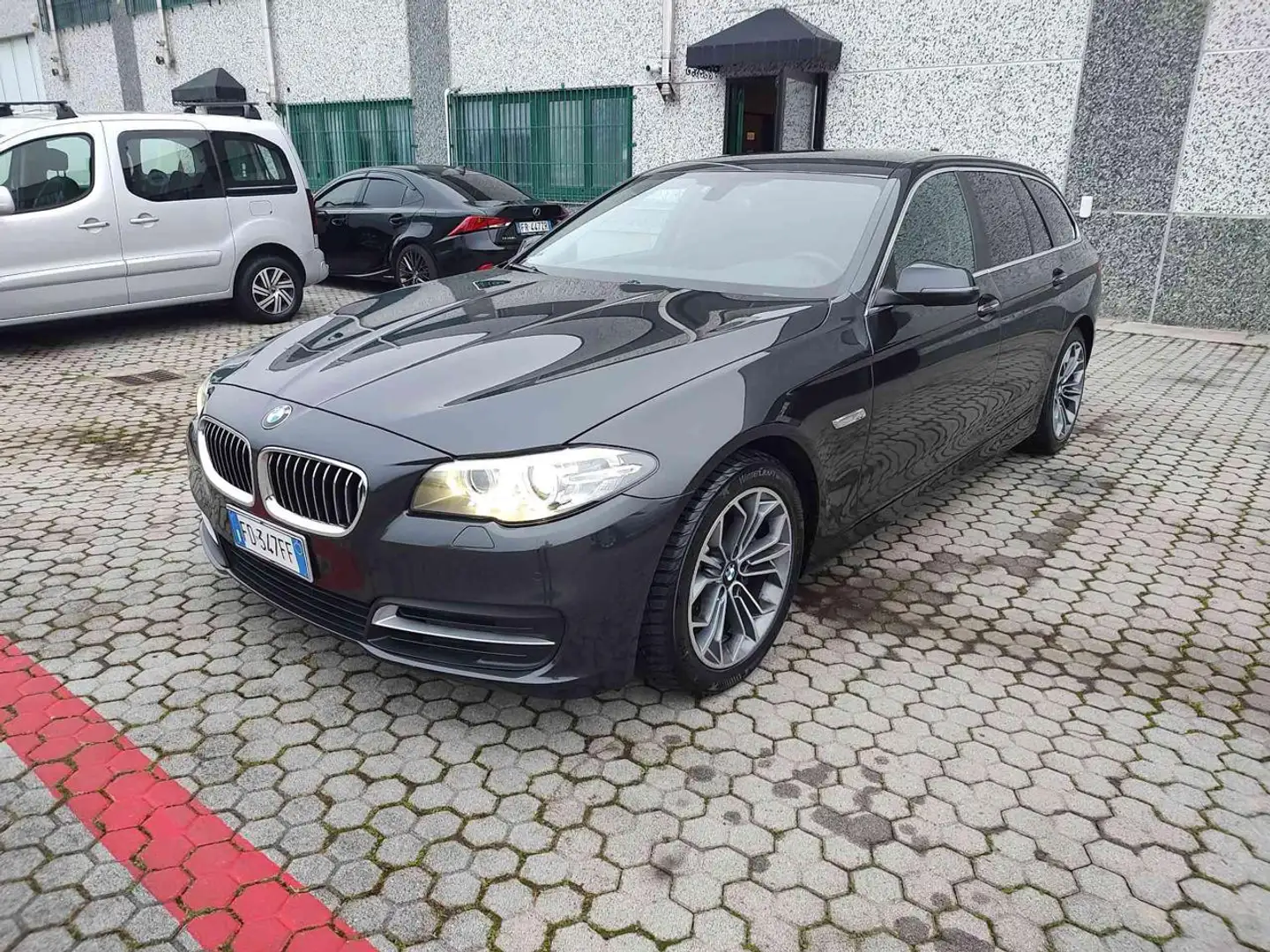 BMW 520 d Touring Business aut. Noir - 1