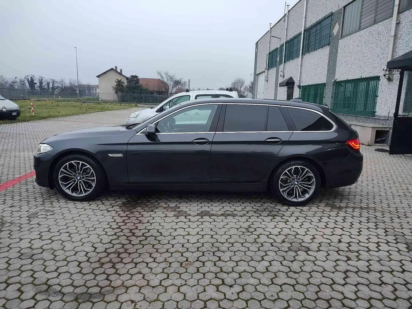 BMW 520 d Touring Business aut. Noir - 2