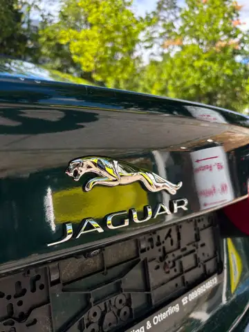 Jaguar Xe view 10