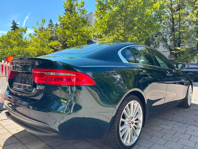 Jaguar Xe view 5