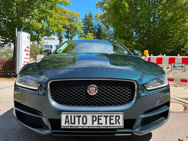 Jaguar Xe view 8