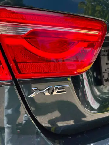 Jaguar Xe view 9