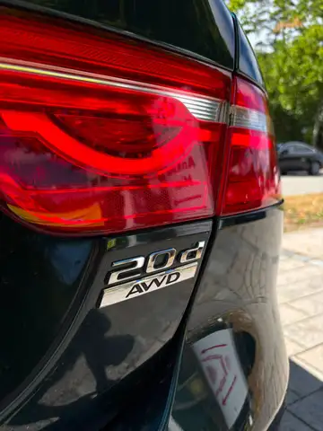 Jaguar Xe view 11