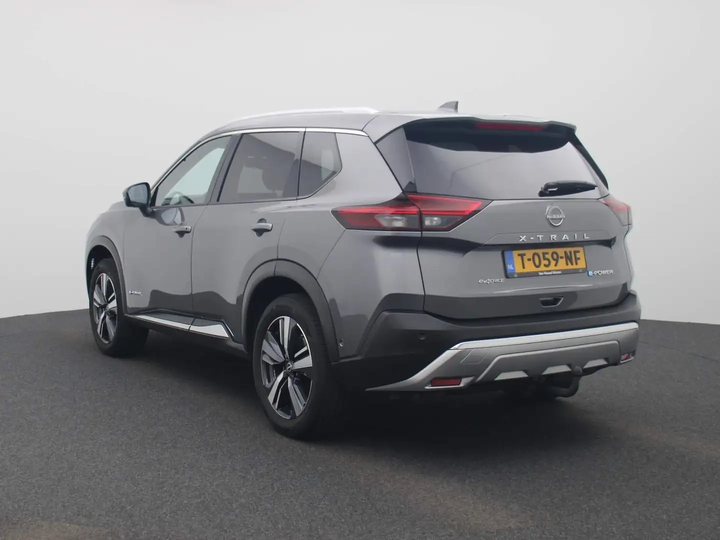 Nissan X-Trail 1.5 e-4orce Tekna 4WD 7p. | Panorama-dak | 360 Cam Grijs - 2
