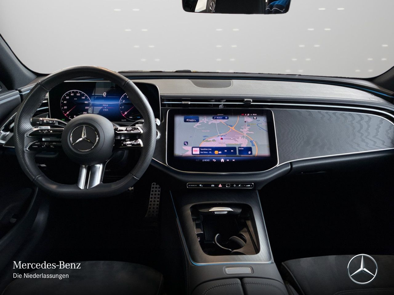 Mercedes-Benz E 200 T AMG Pano Distr. LED AHK Night Kamera PTS — photo 13