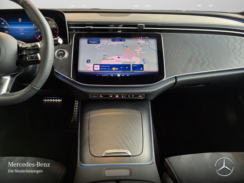 Mercedes-Benz E 200 T AMG Pano Distr. LED AHK Night Kamera PTS — photo 15