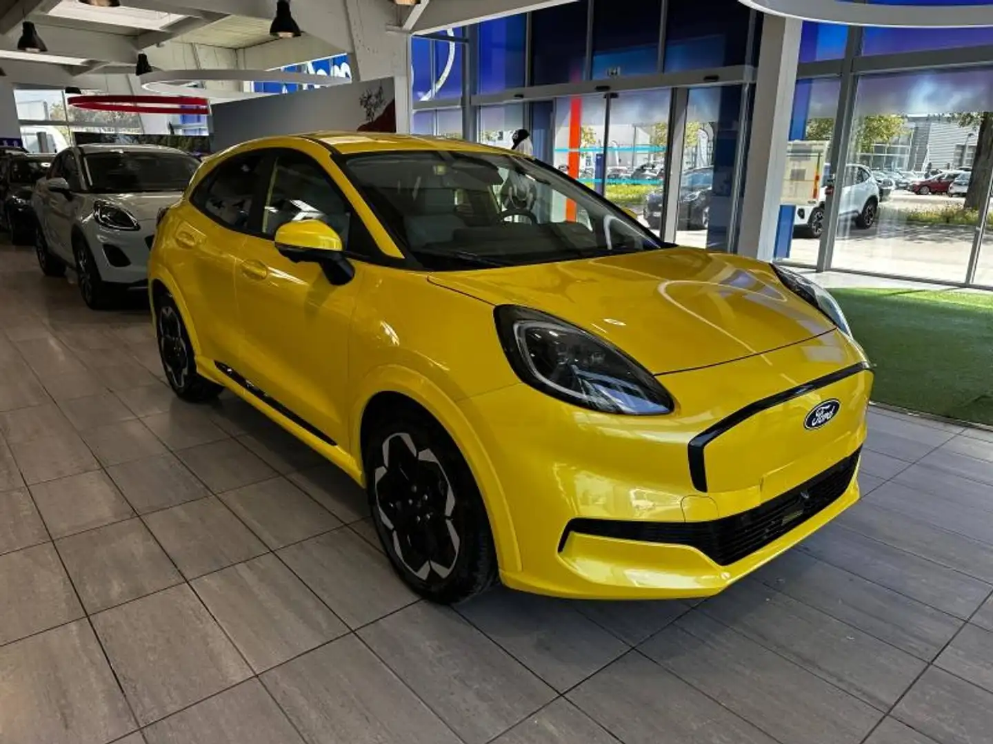 Ford Puma Gen-E 168ch Standard Range 43 kWh Premium Jaune - 1
