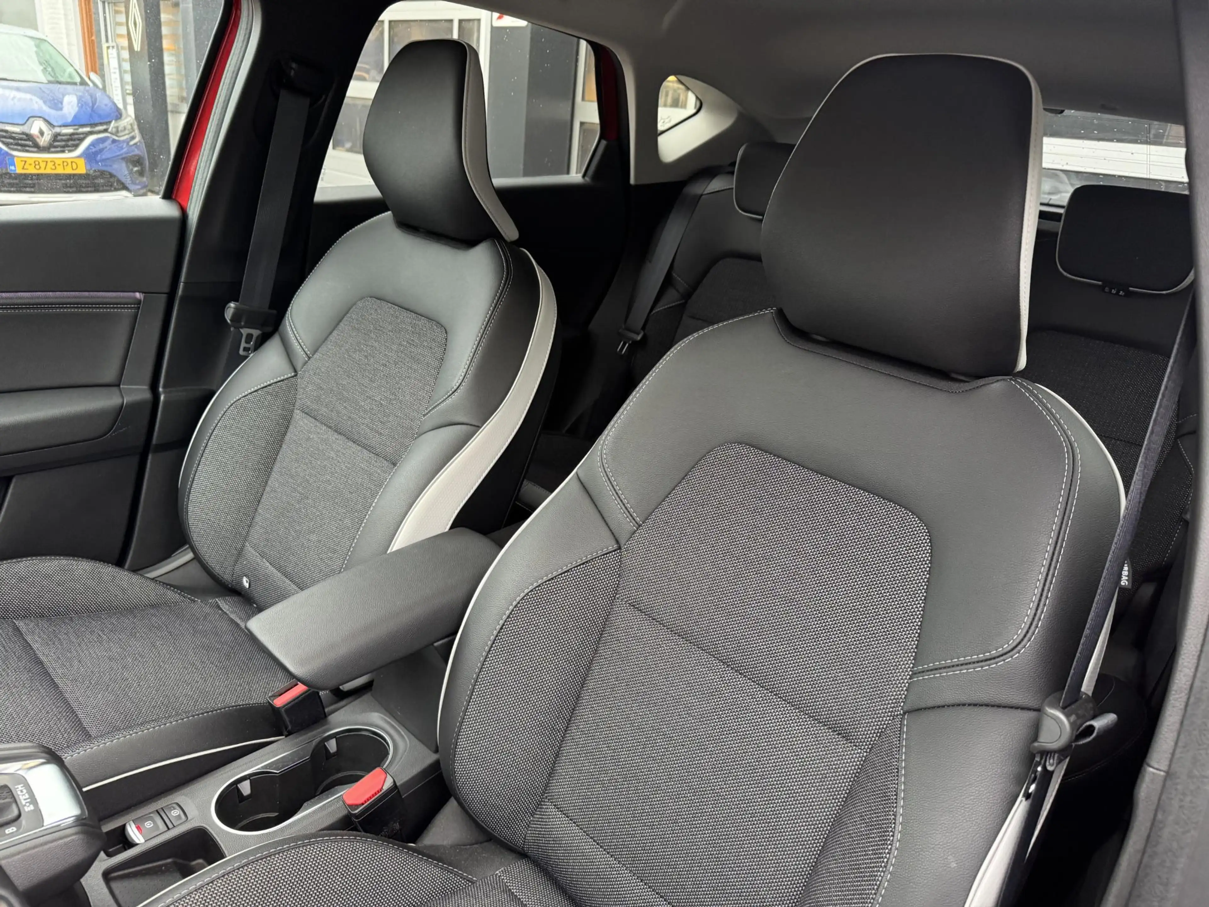 Renault Captur 1.6 E-Tech 145 Techno 6.619km!! — photo 12